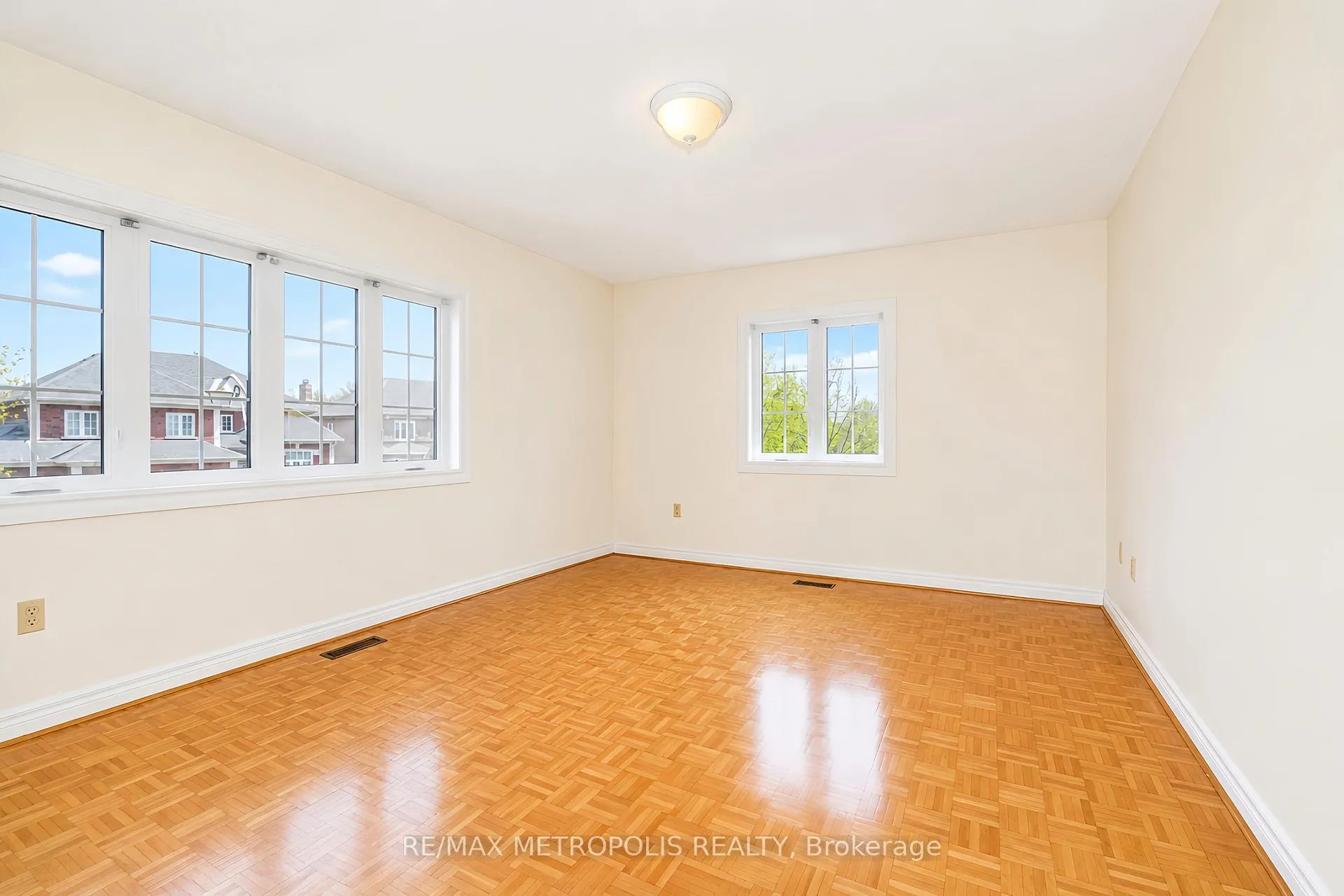 Photo 24 of 2 Schooner Court, Markham, Cachet — HOMEH