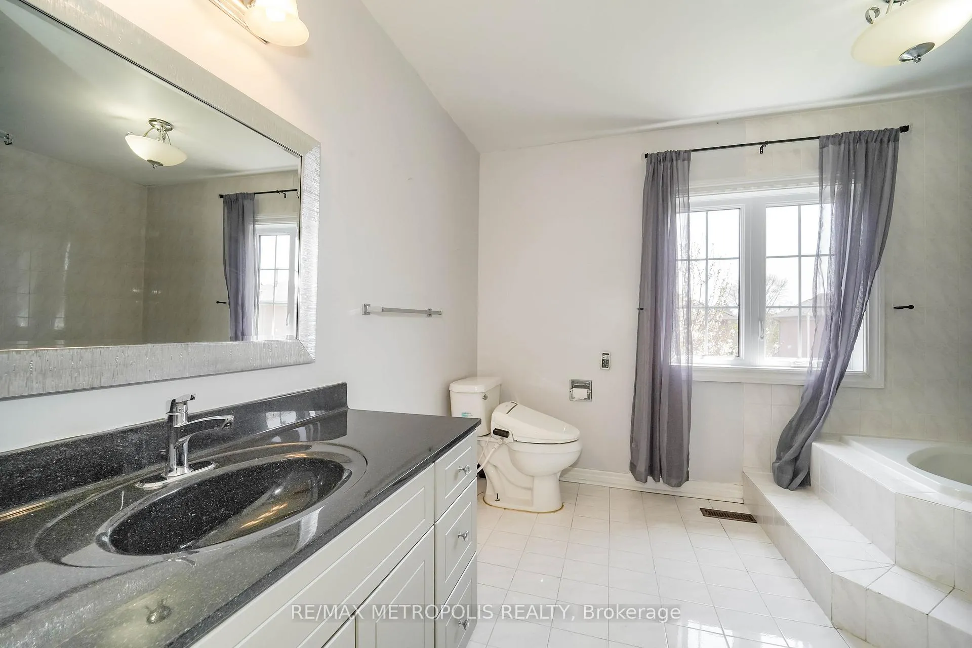Photo 28 of 2 Schooner Court, Markham, Cachet — HOMEH