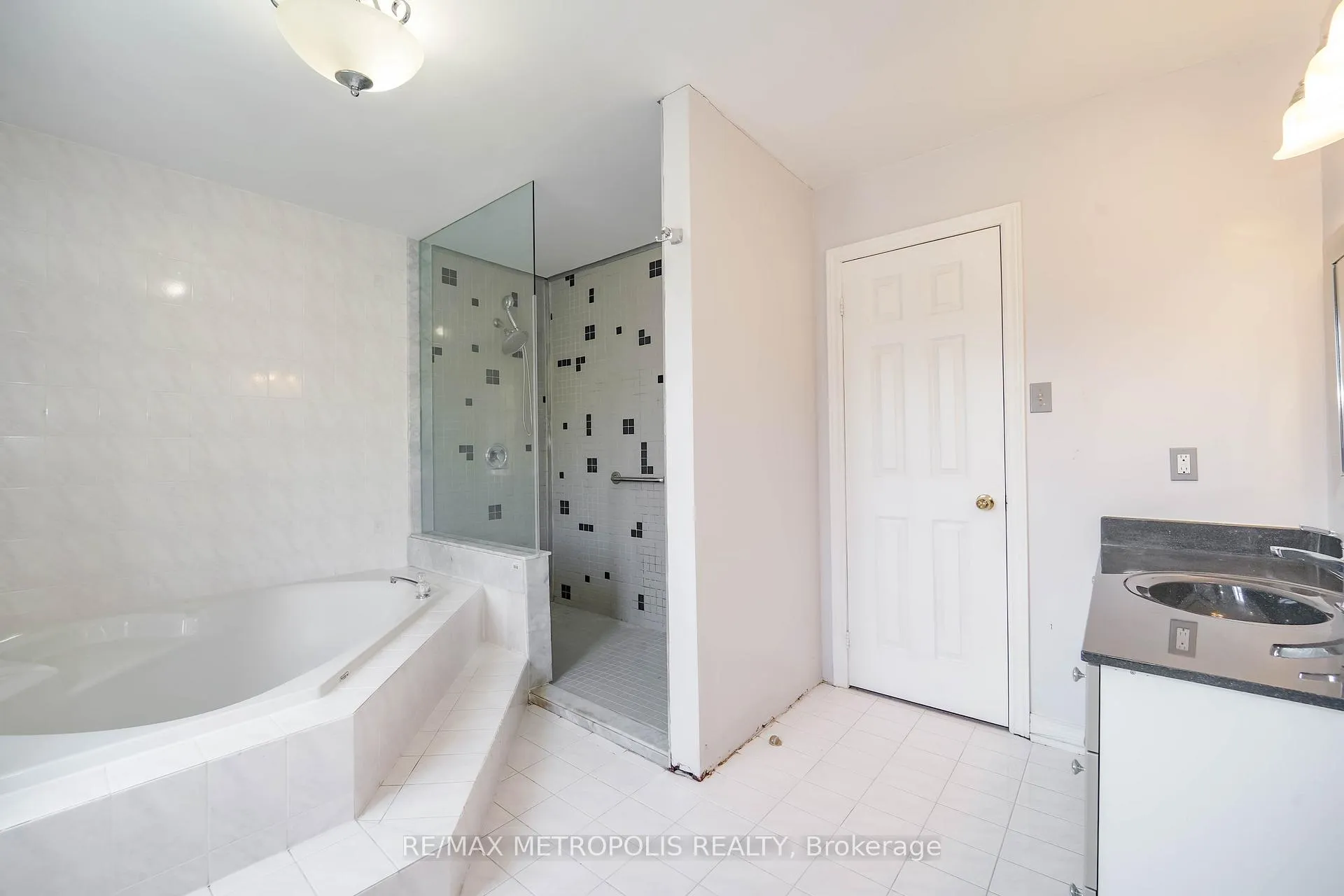 Photo 30 of 2 Schooner Court, Markham, Cachet — HOMEH