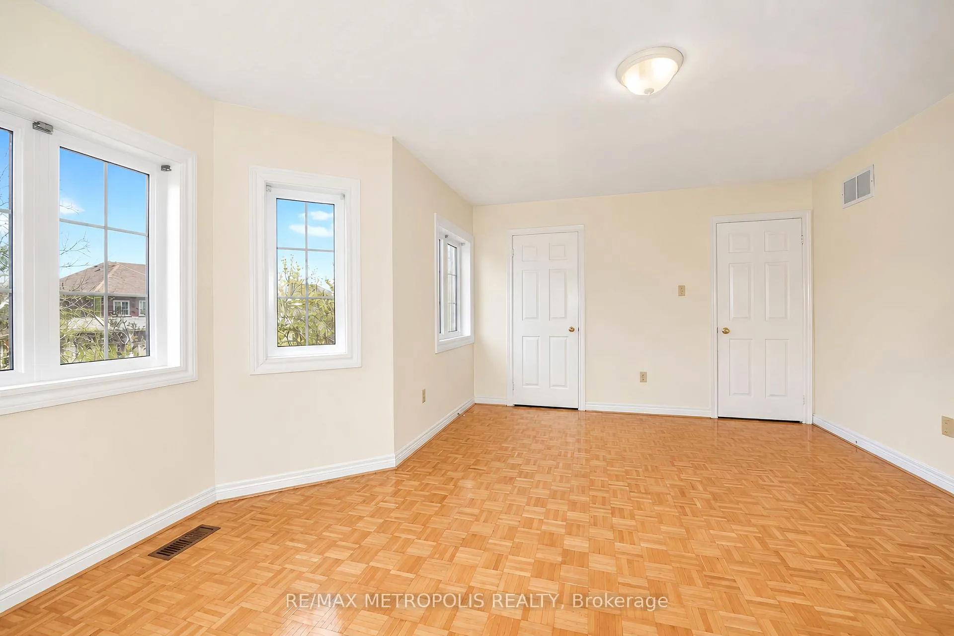 Photo 34 of 2 Schooner Court, Markham, Cachet — HOMEH