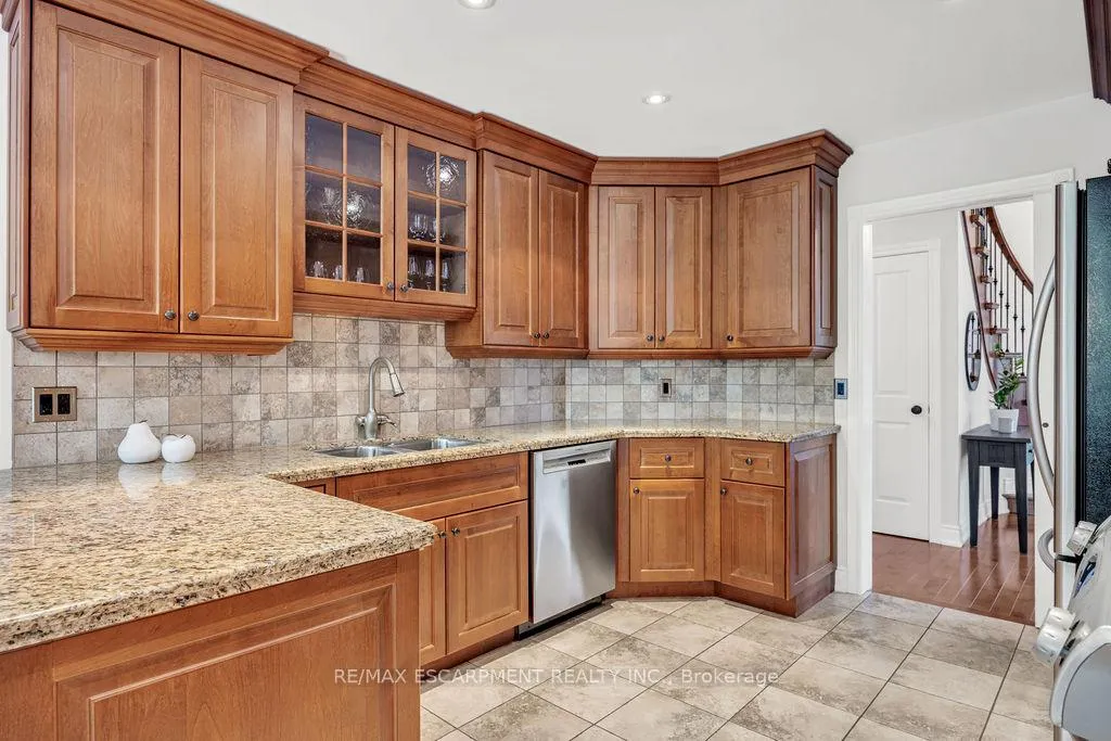 Photo 7 of 4176 Bianca Forest Drive, Burlington, Tansley — HOMEH