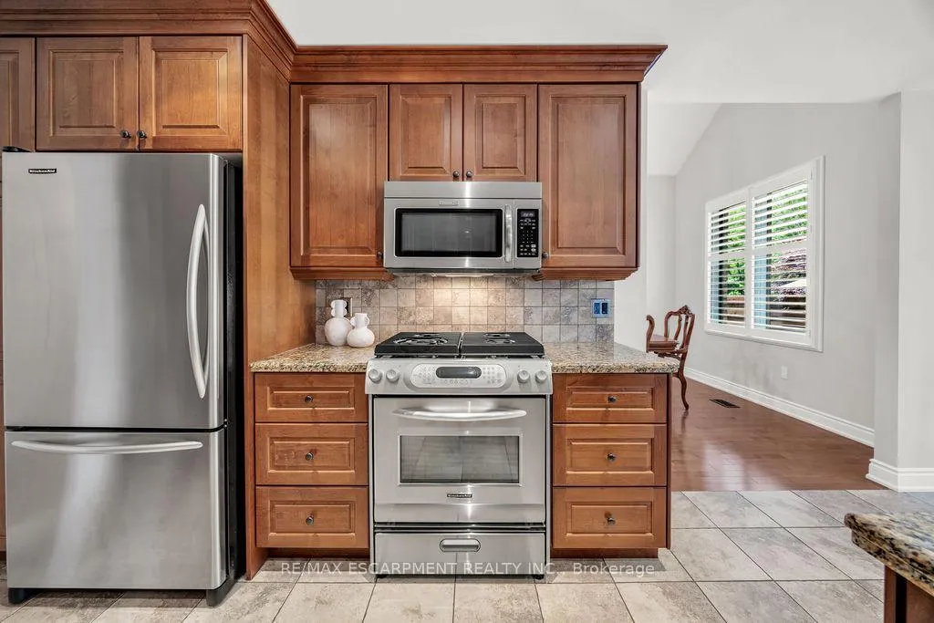 Photo 8 of 4176 Bianca Forest Drive, Burlington, Tansley — HOMEH
