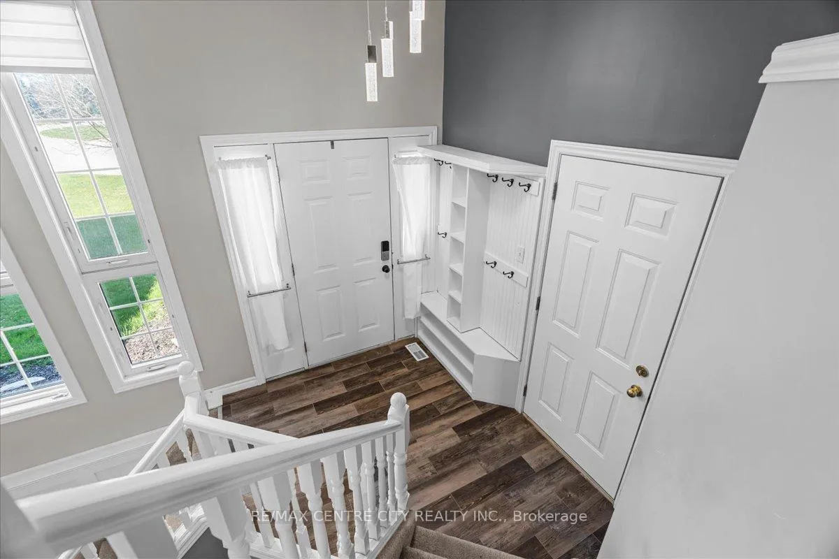 Photo 6 of 19 Dell Drive, Strathroy-Caradoc, SW — HOMEH