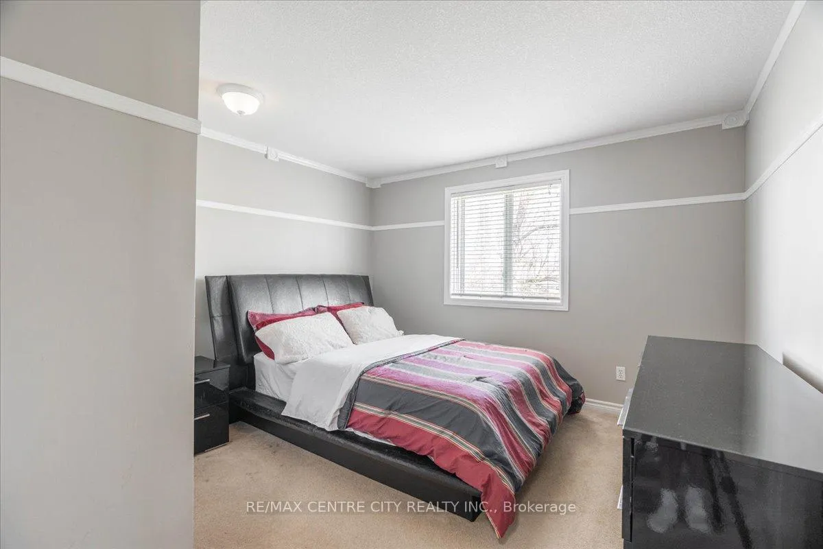 Photo 15 of 19 Dell Drive, Strathroy-Caradoc, SW — HOMEH