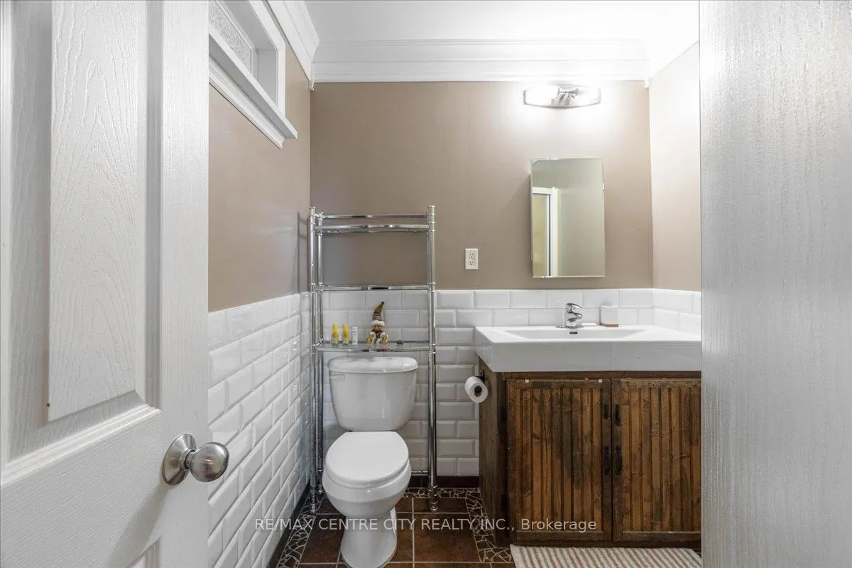 Photo 19 of 19 Dell Drive, Strathroy-Caradoc, SW — HOMEH