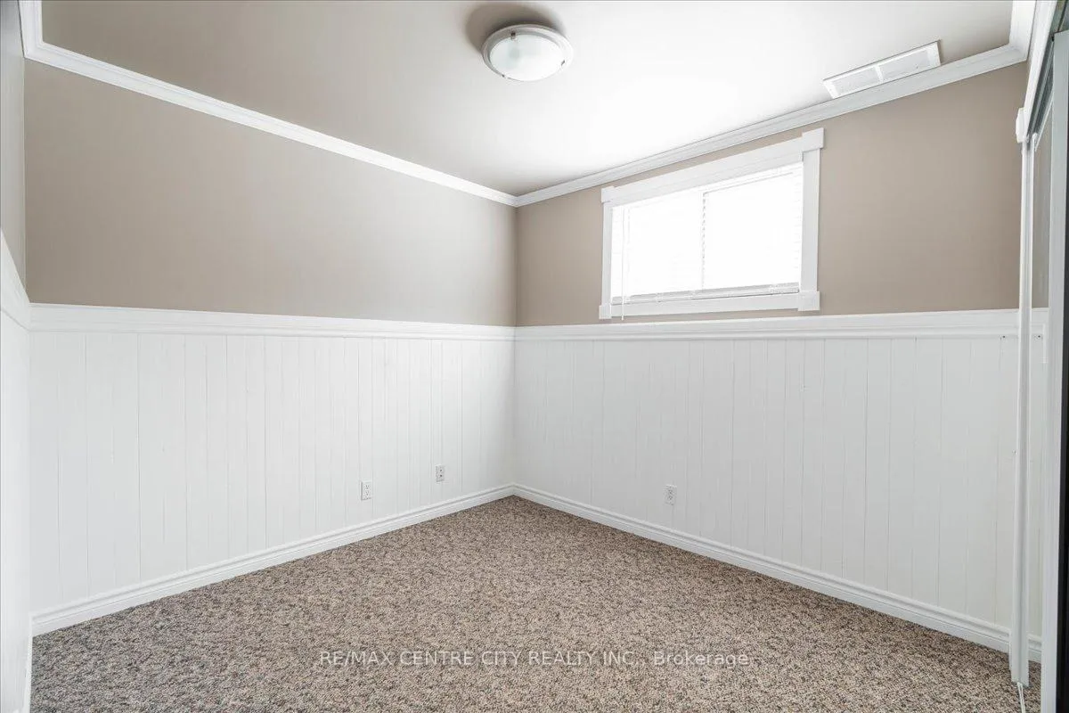 Photo 20 of 19 Dell Drive, Strathroy-Caradoc, SW — HOMEH