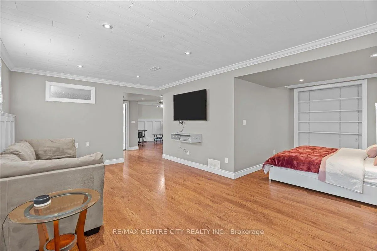 Photo 23 of 19 Dell Drive, Strathroy-Caradoc, SW — HOMEH