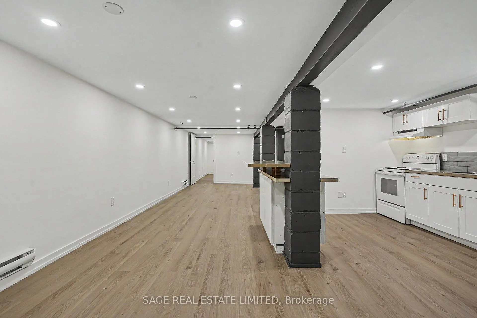 Photo 6 of Unit 5, 10 Fir Avenue, Toronto, The Beaches — HOMEH