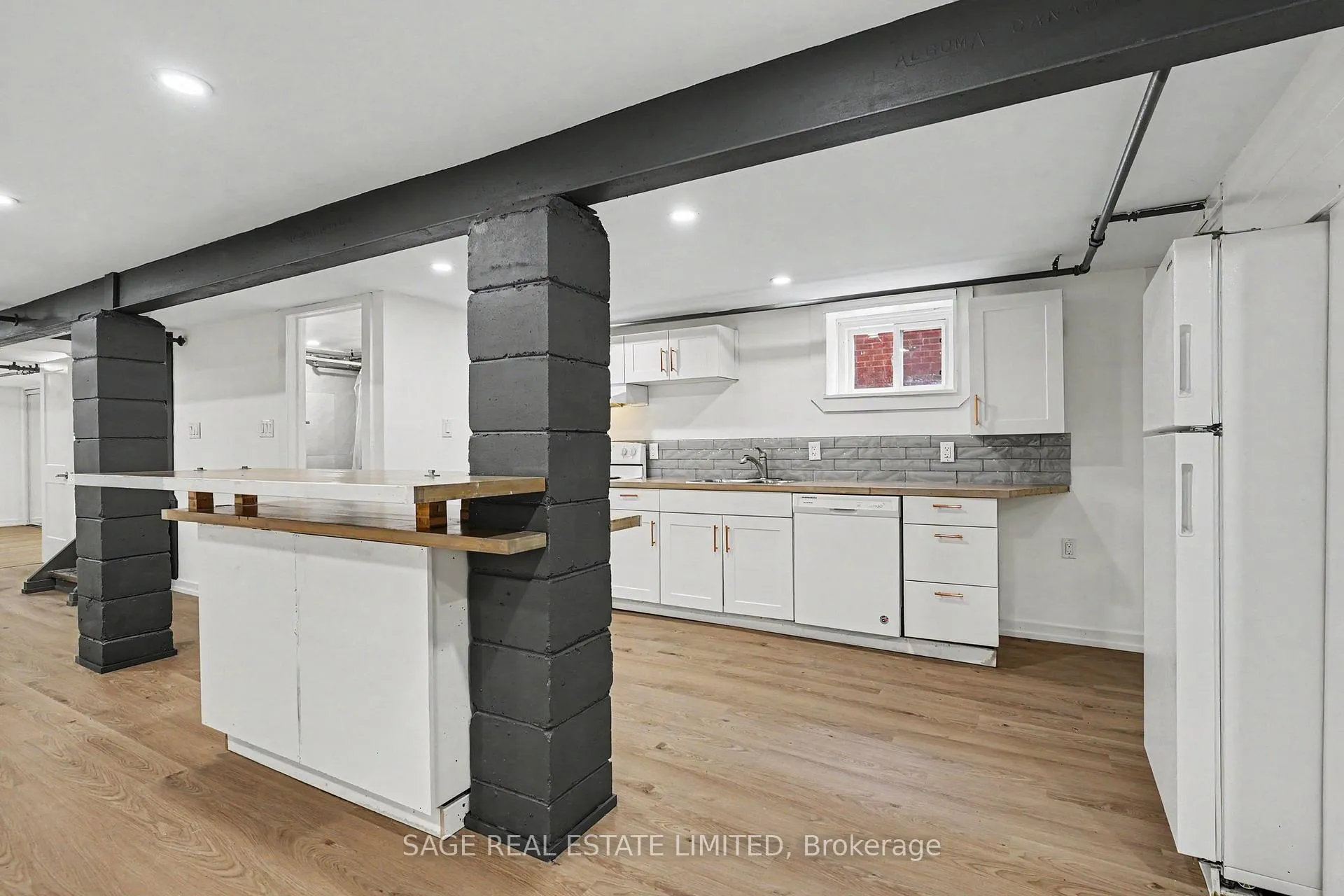 Photo 8 of Unit 5, 10 Fir Avenue, Toronto, The Beaches — HOMEH