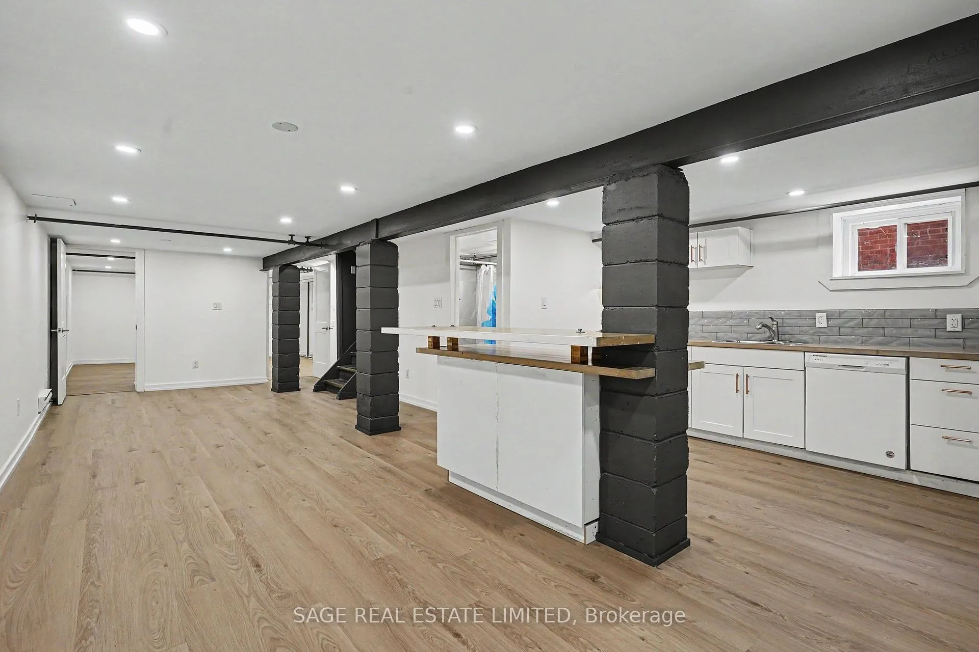 Photo 9 of Unit 5, 10 Fir Avenue, Toronto, The Beaches — HOMEH