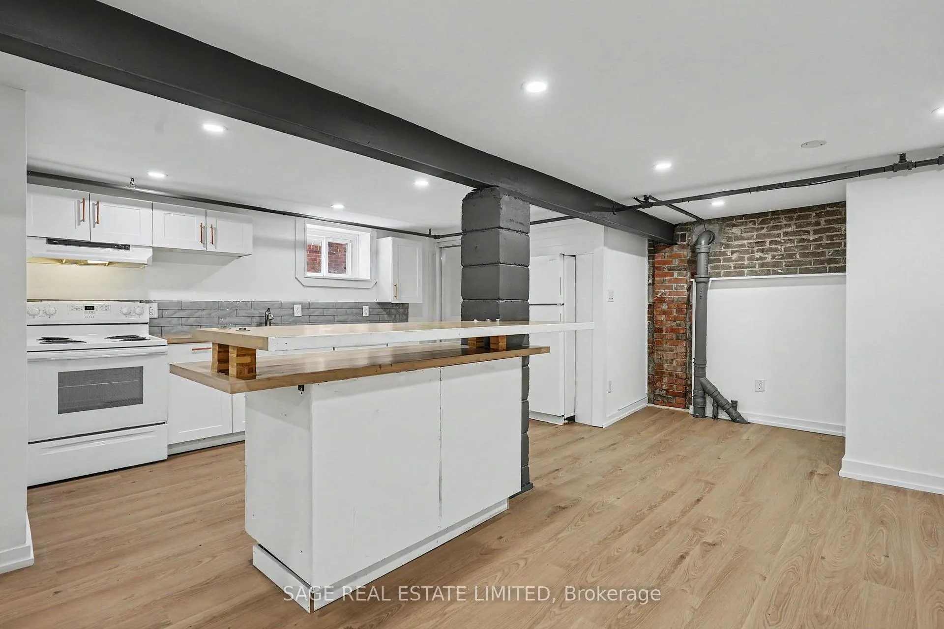 Photo 11 of Unit 5, 10 Fir Avenue, Toronto, The Beaches — HOMEH