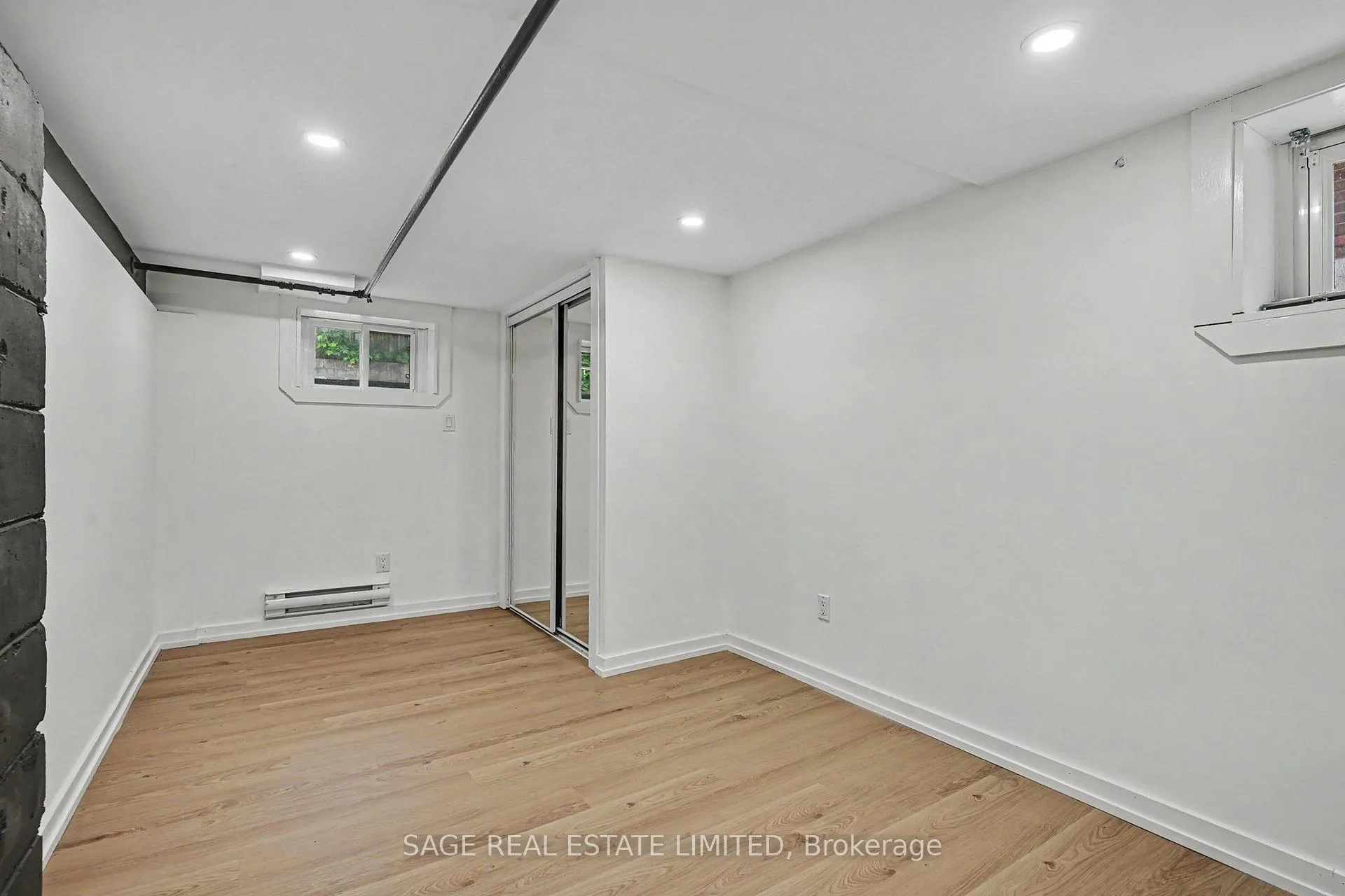 Photo 14 of Unit 5, 10 Fir Avenue, Toronto, The Beaches — HOMEH