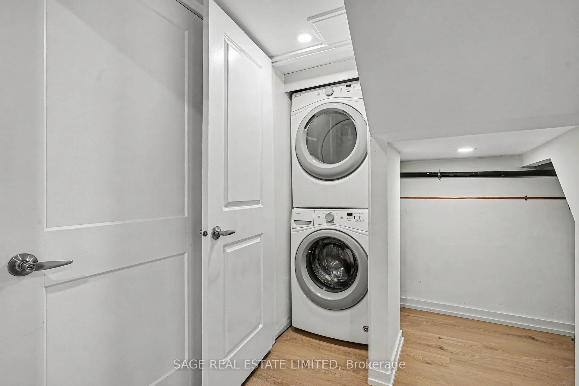 Photo 20 of Unit 5, 10 Fir Avenue, Toronto, The Beaches — HOMEH