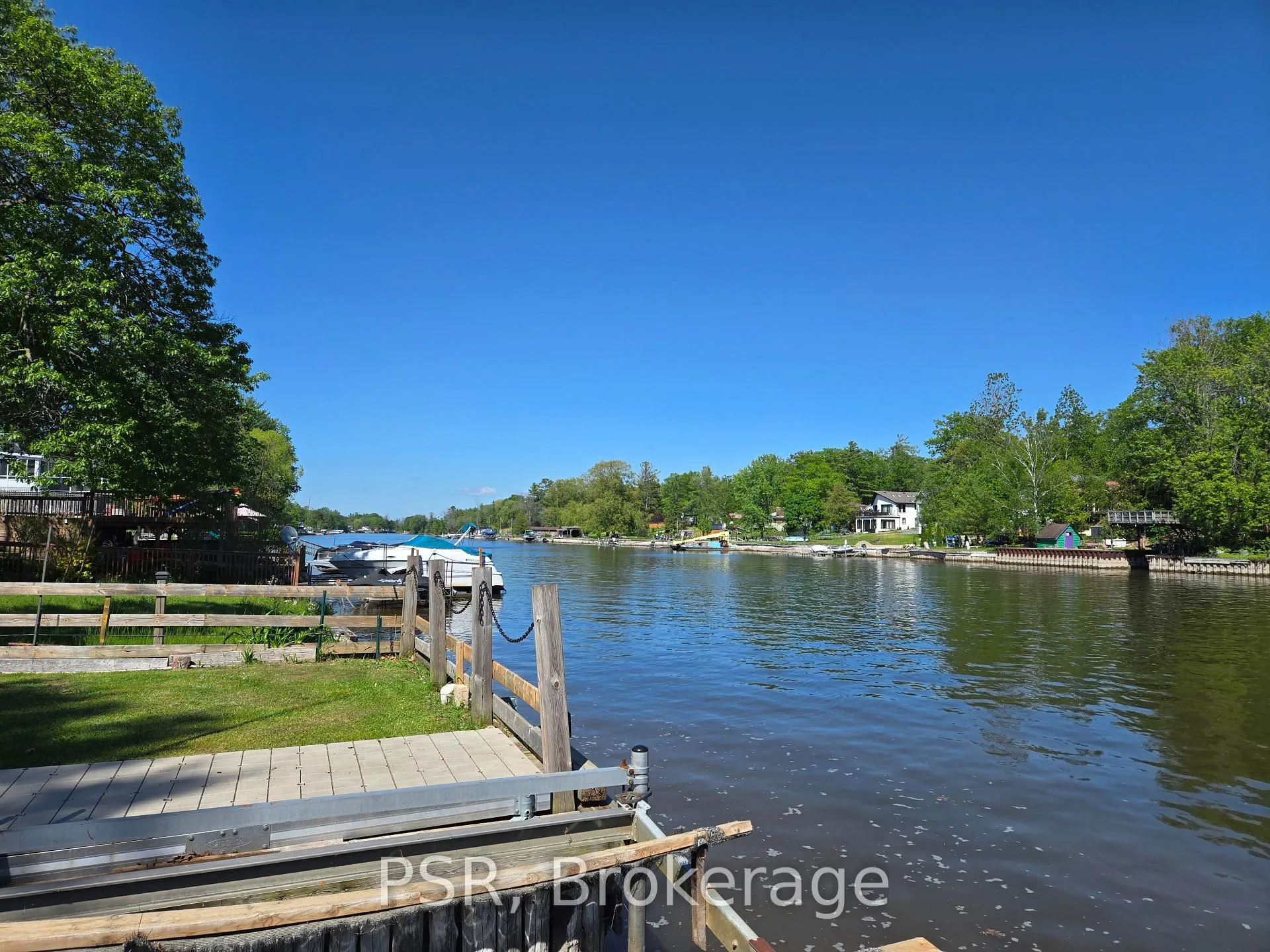 Photo 2 of 967 Mosley Street, Wasaga Beach — HOMEH