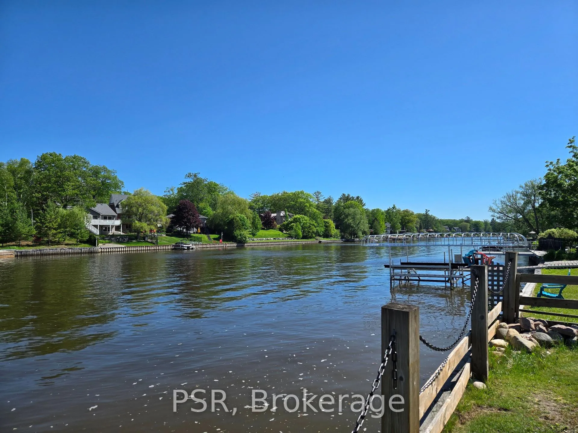 Photo 3 of 967 Mosley Street, Wasaga Beach — HOMEH