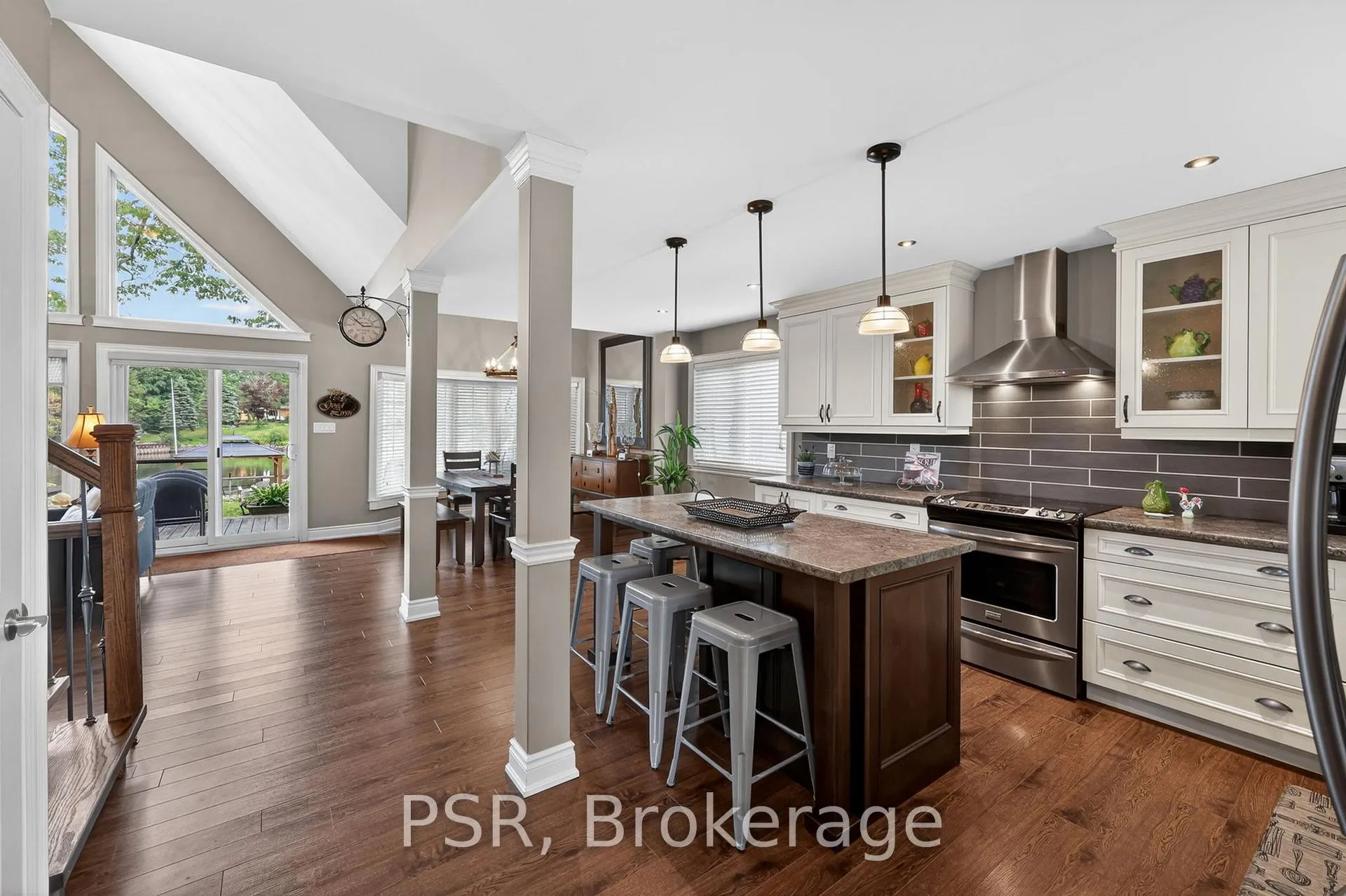 Photo 15 of 967 Mosley Street, Wasaga Beach — HOMEH