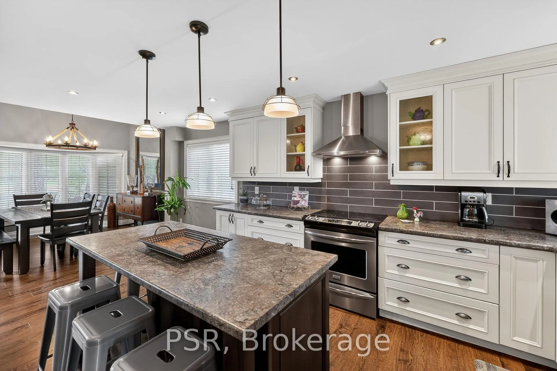 Photo 17 of 967 Mosley Street, Wasaga Beach — HOMEH