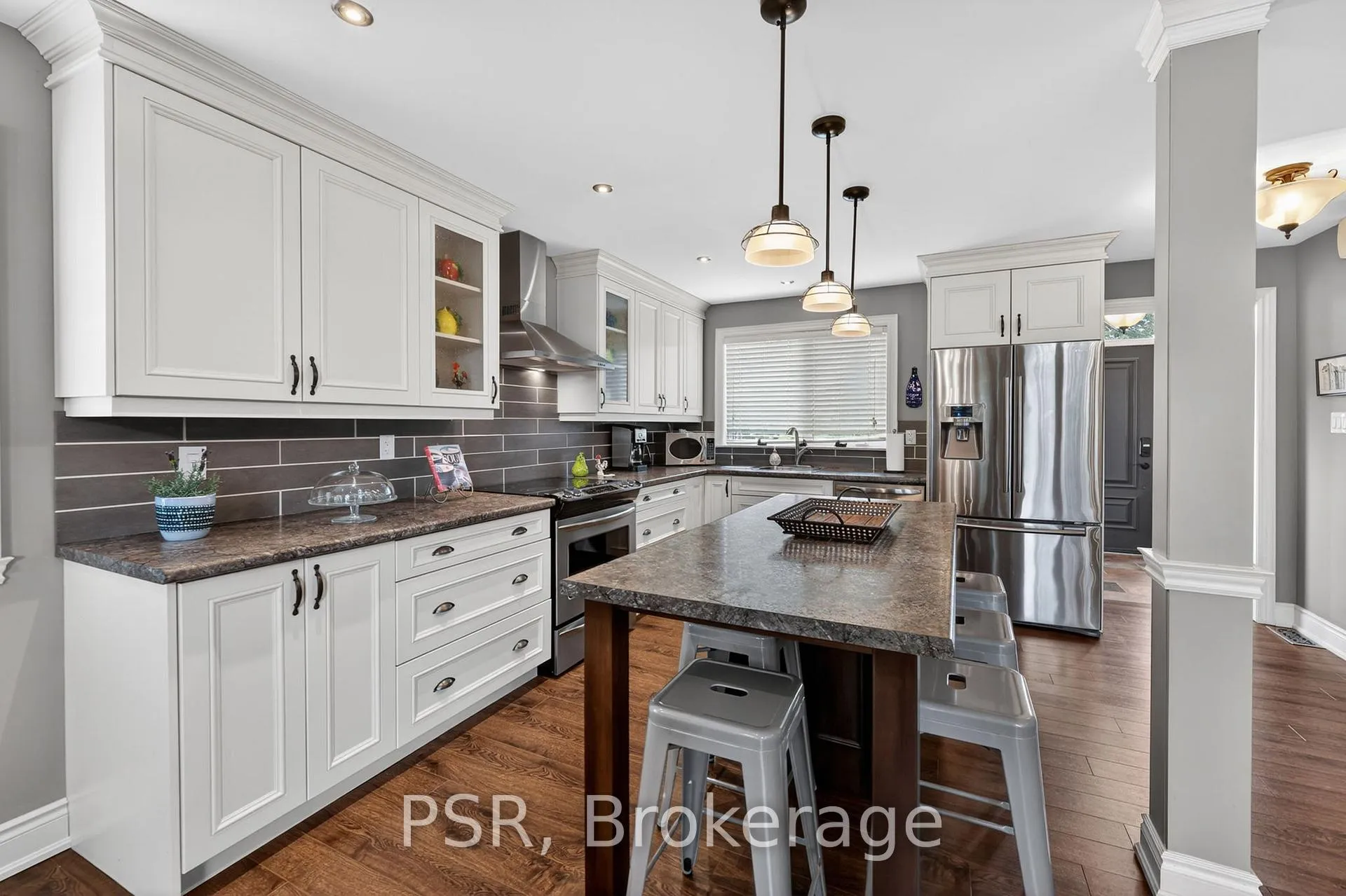 Photo 19 of 967 Mosley Street, Wasaga Beach — HOMEH
