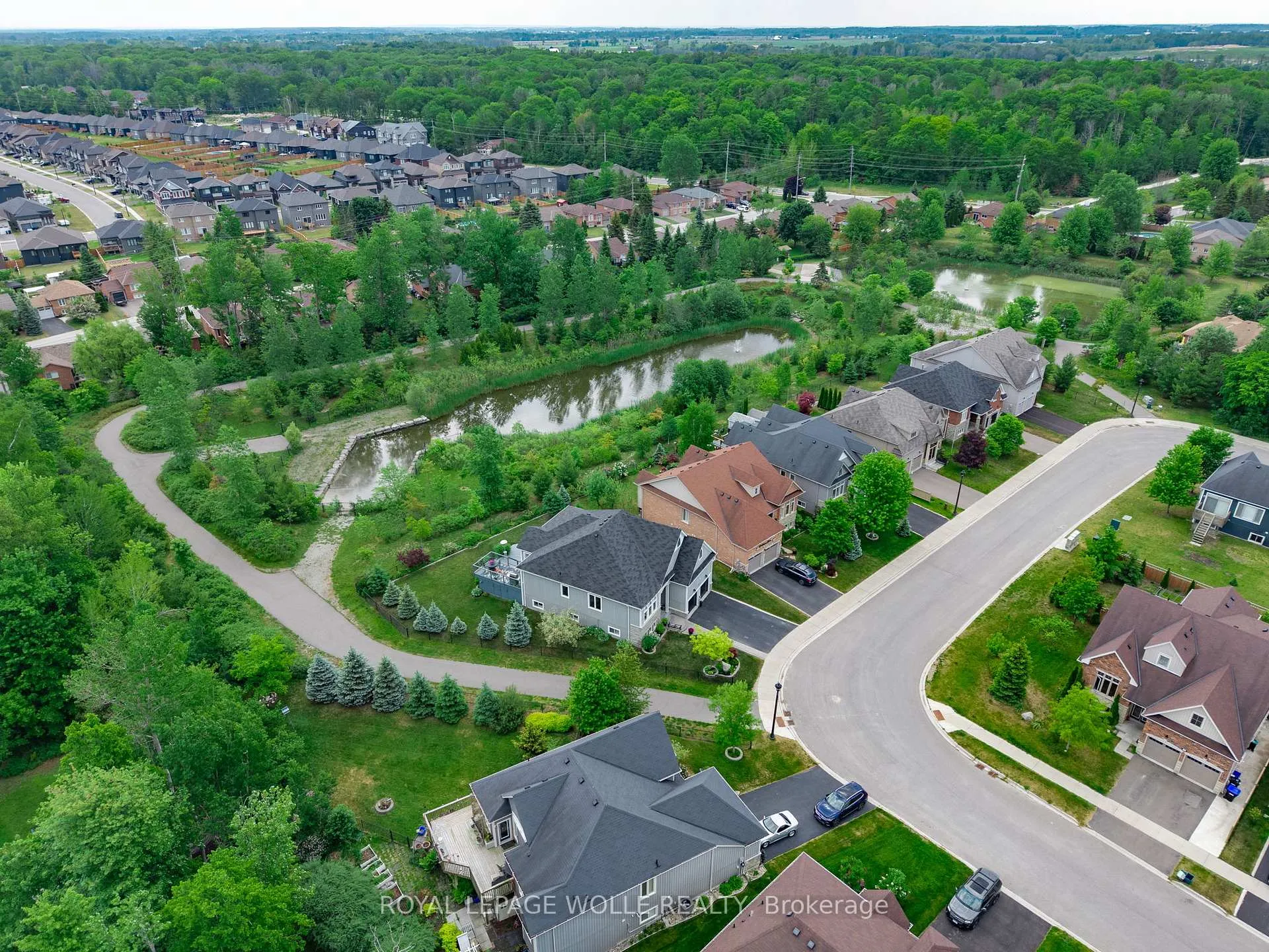 Photo 4 of 43 Allegra Drive, Wasaga Beach — HOMEH