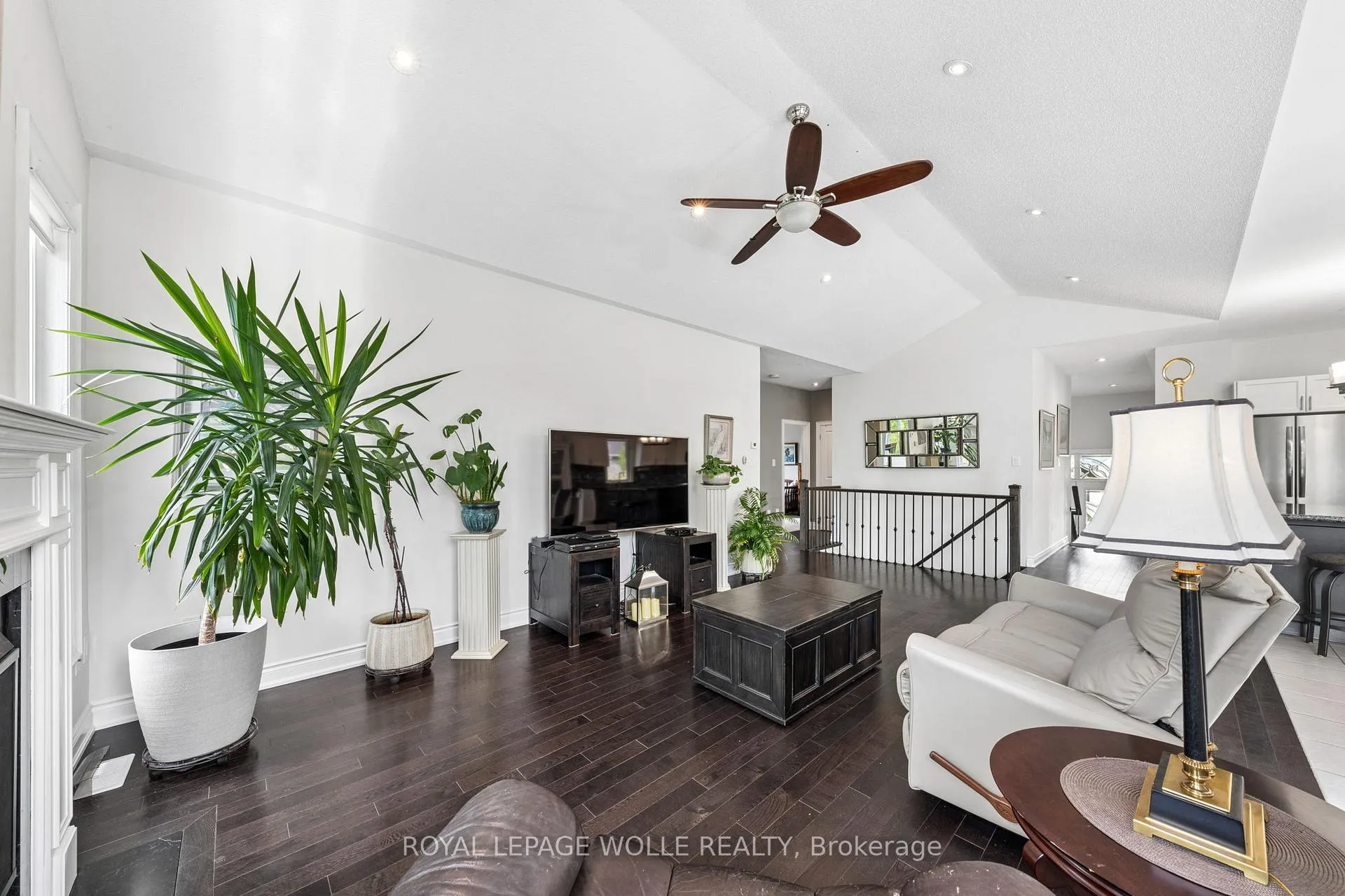 Photo 17 of 43 Allegra Drive, Wasaga Beach — HOMEH