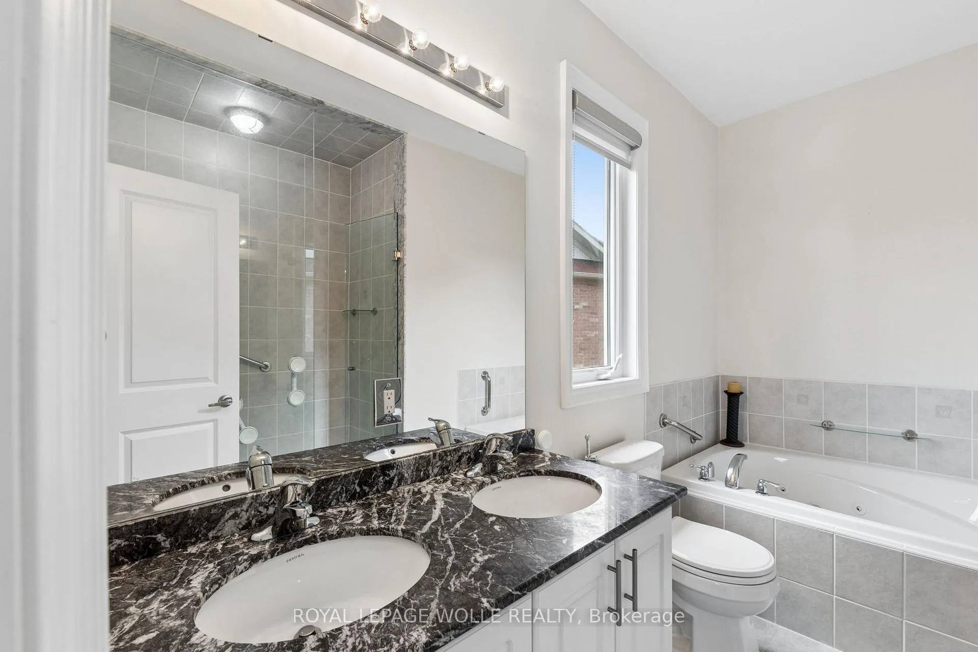 Photo 19 of 43 Allegra Drive, Wasaga Beach — HOMEH