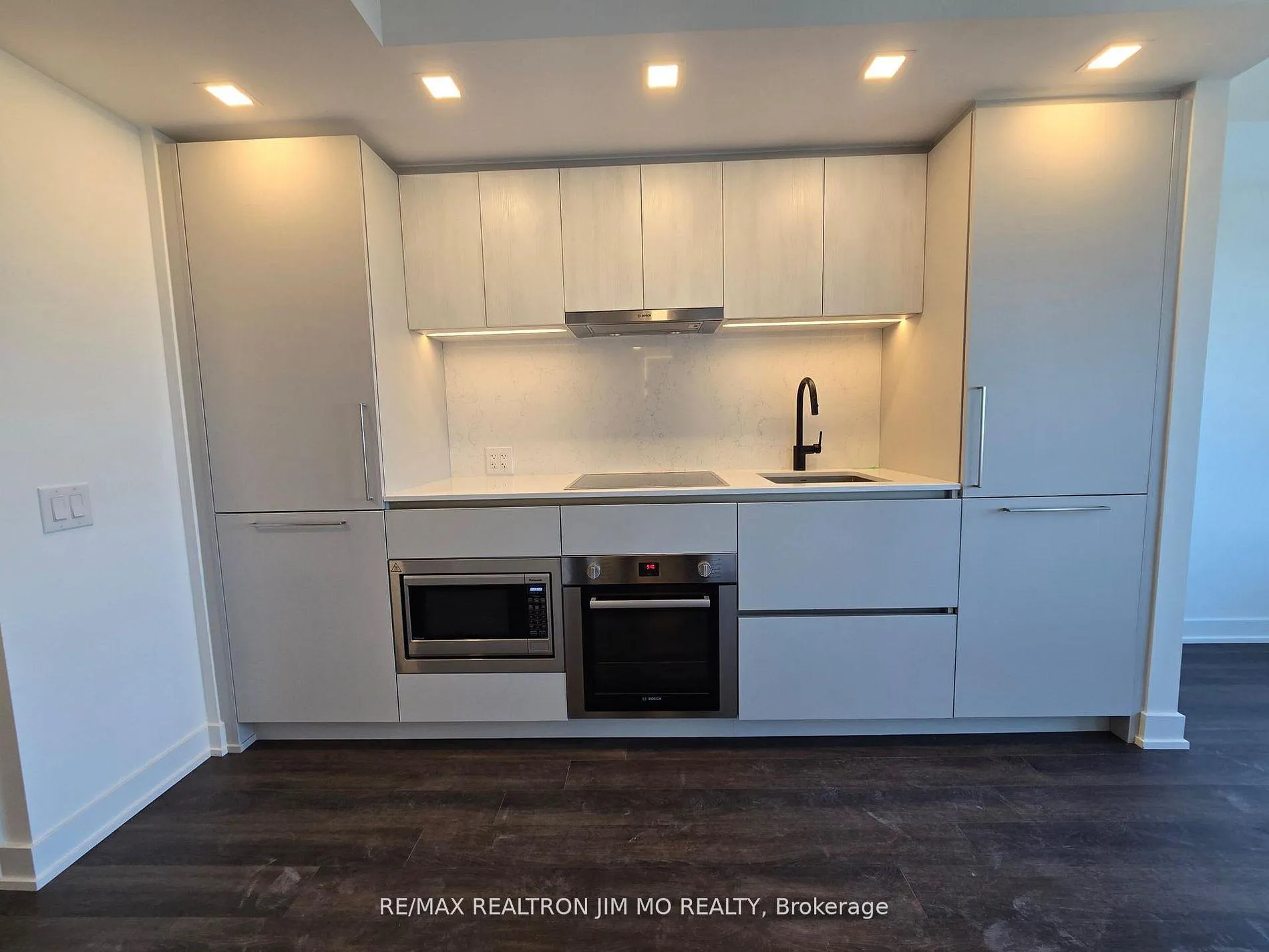 Photo 3 of Unit 1109, 609 Sherbourne Street, Toronto, North St. James Town — HOMEH