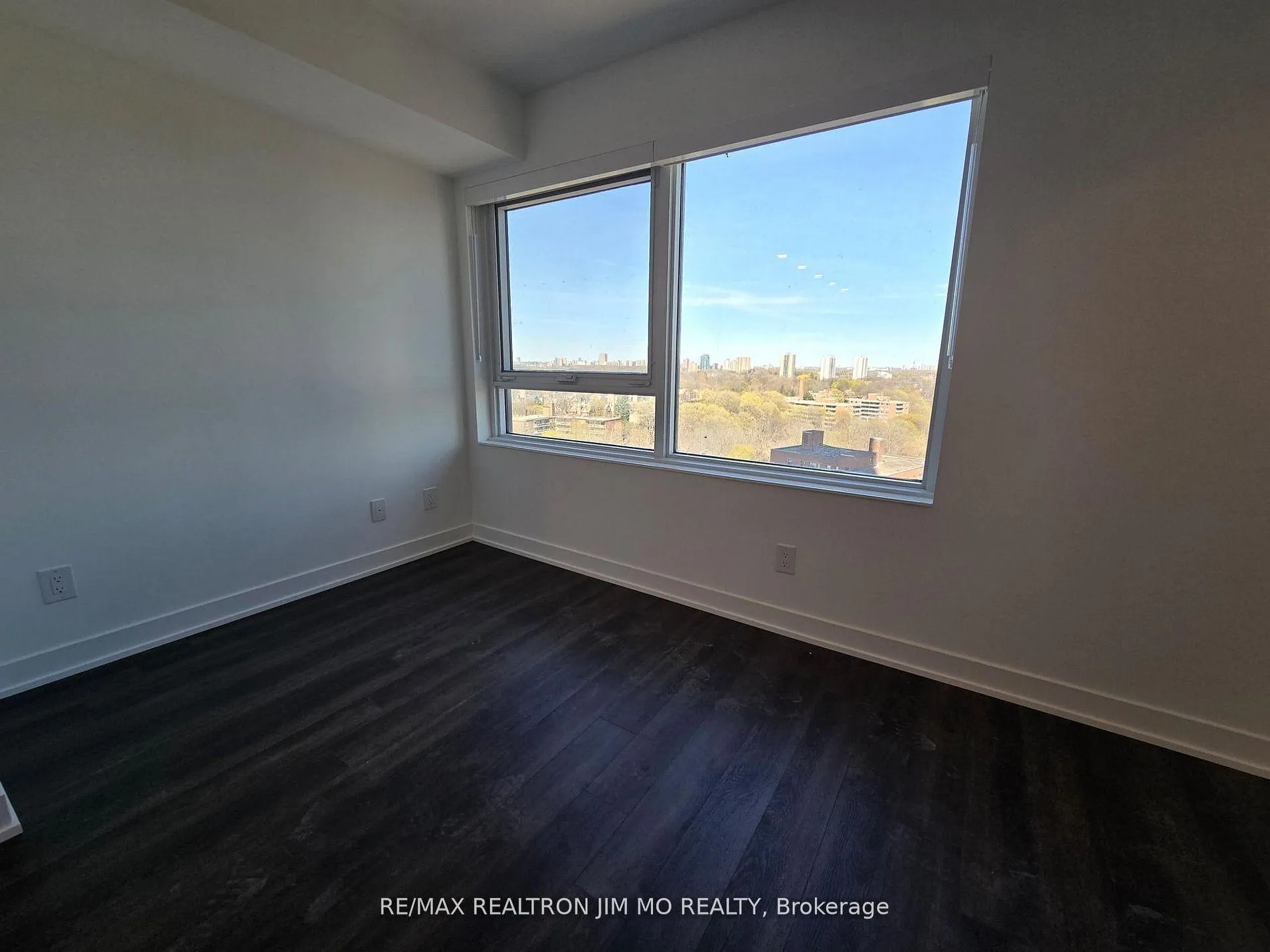 Photo 6 of Unit 1109, 609 Sherbourne Street, Toronto, North St. James Town — HOMEH