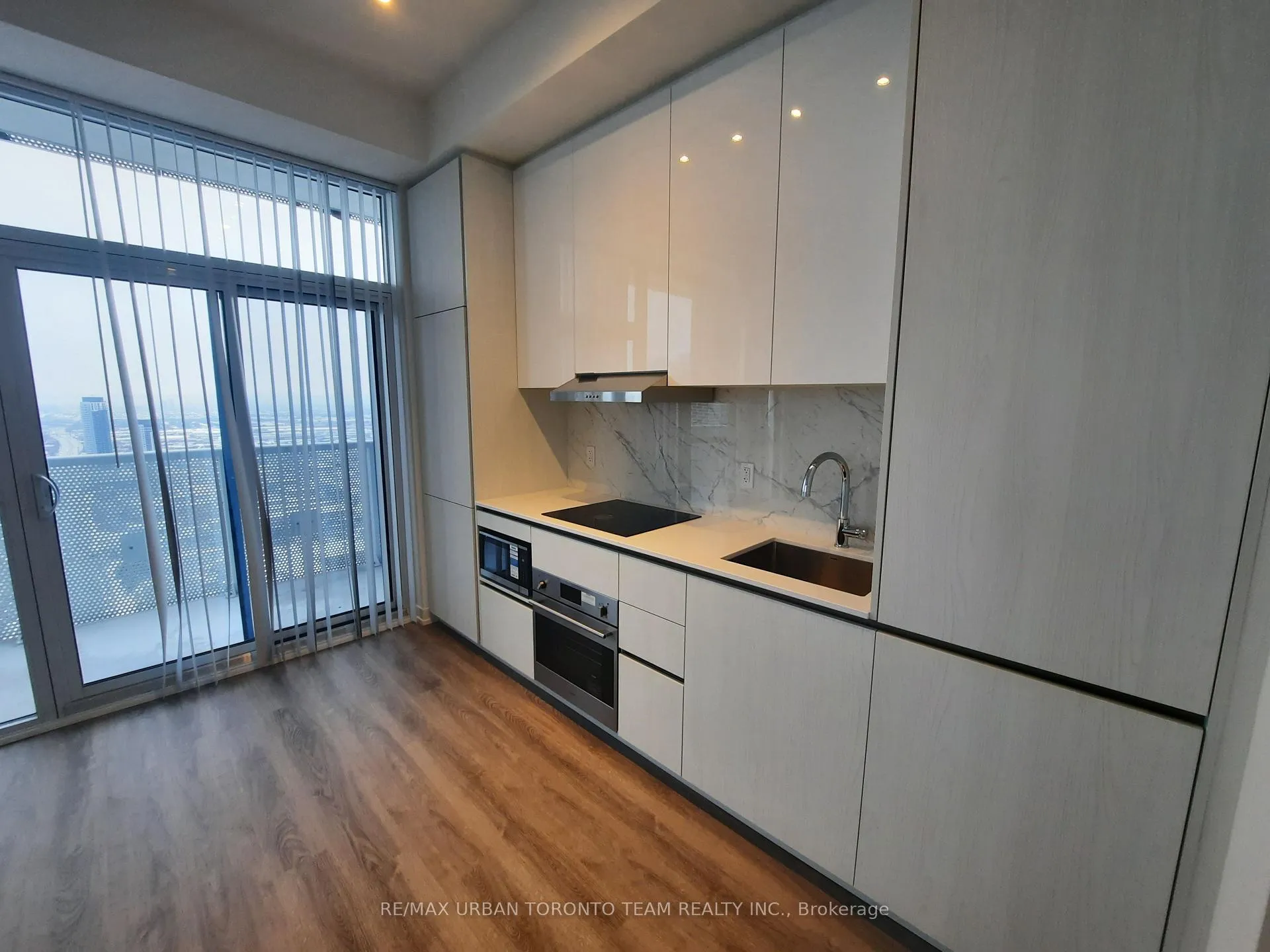Photo 2 of Unit 4906, 8 Interchange Way, Vaughan, Vaughan Corporate Centre — HOMEH