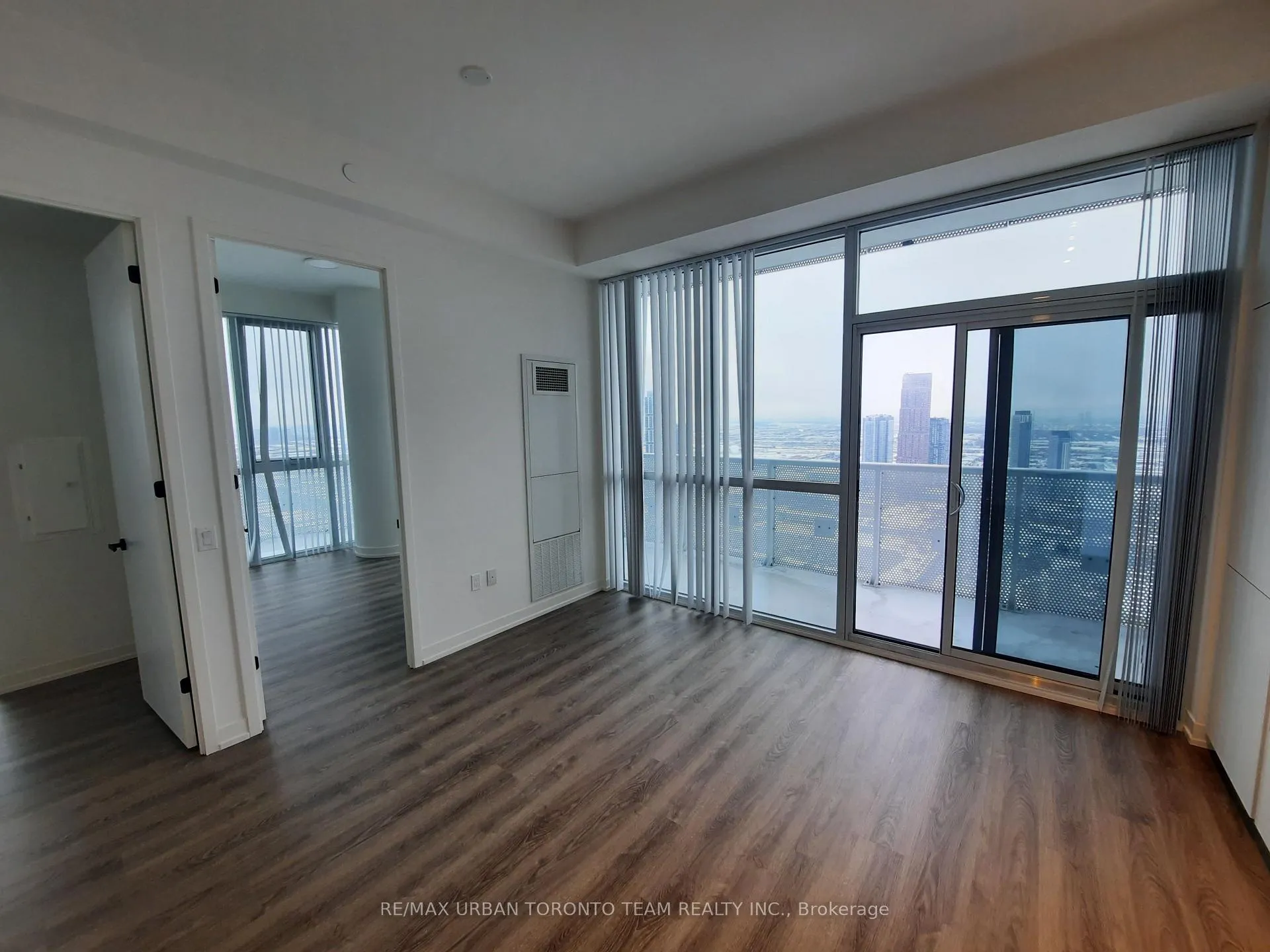 Photo 3 of Unit 4906, 8 Interchange Way, Vaughan, Vaughan Corporate Centre — HOMEH