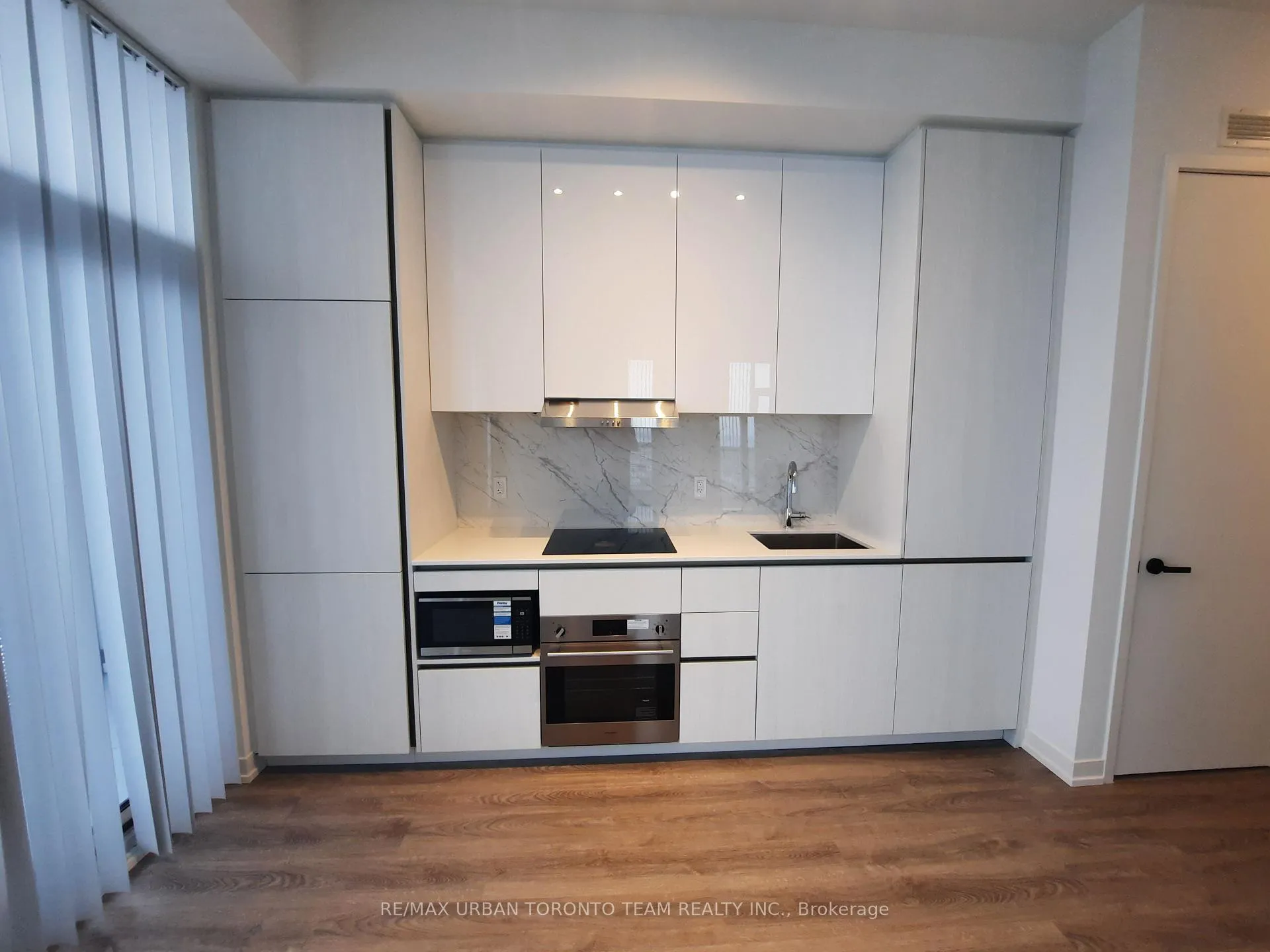 Photo 4 of Unit 4906, 8 Interchange Way, Vaughan, Vaughan Corporate Centre — HOMEH