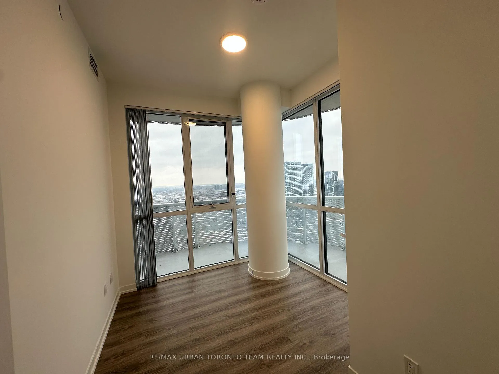 Photo 7 of Unit 4906, 8 Interchange Way, Vaughan, Vaughan Corporate Centre — HOMEH