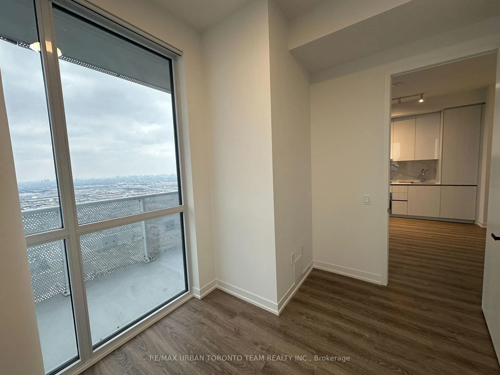 Photo 10 of Unit 4906, 8 Interchange Way, Vaughan, Vaughan Corporate Centre — HOMEH