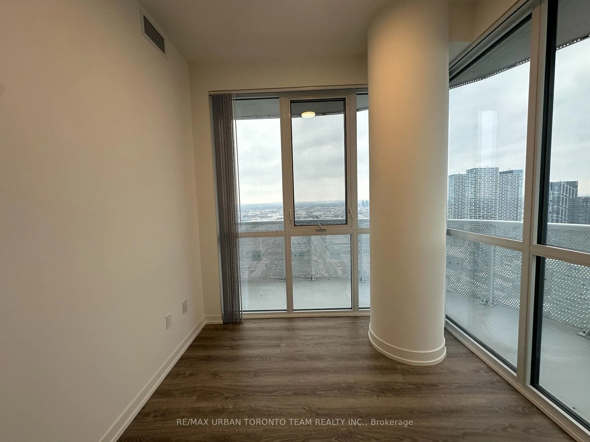Photo 12 of Unit 4906, 8 Interchange Way, Vaughan, Vaughan Corporate Centre — HOMEH