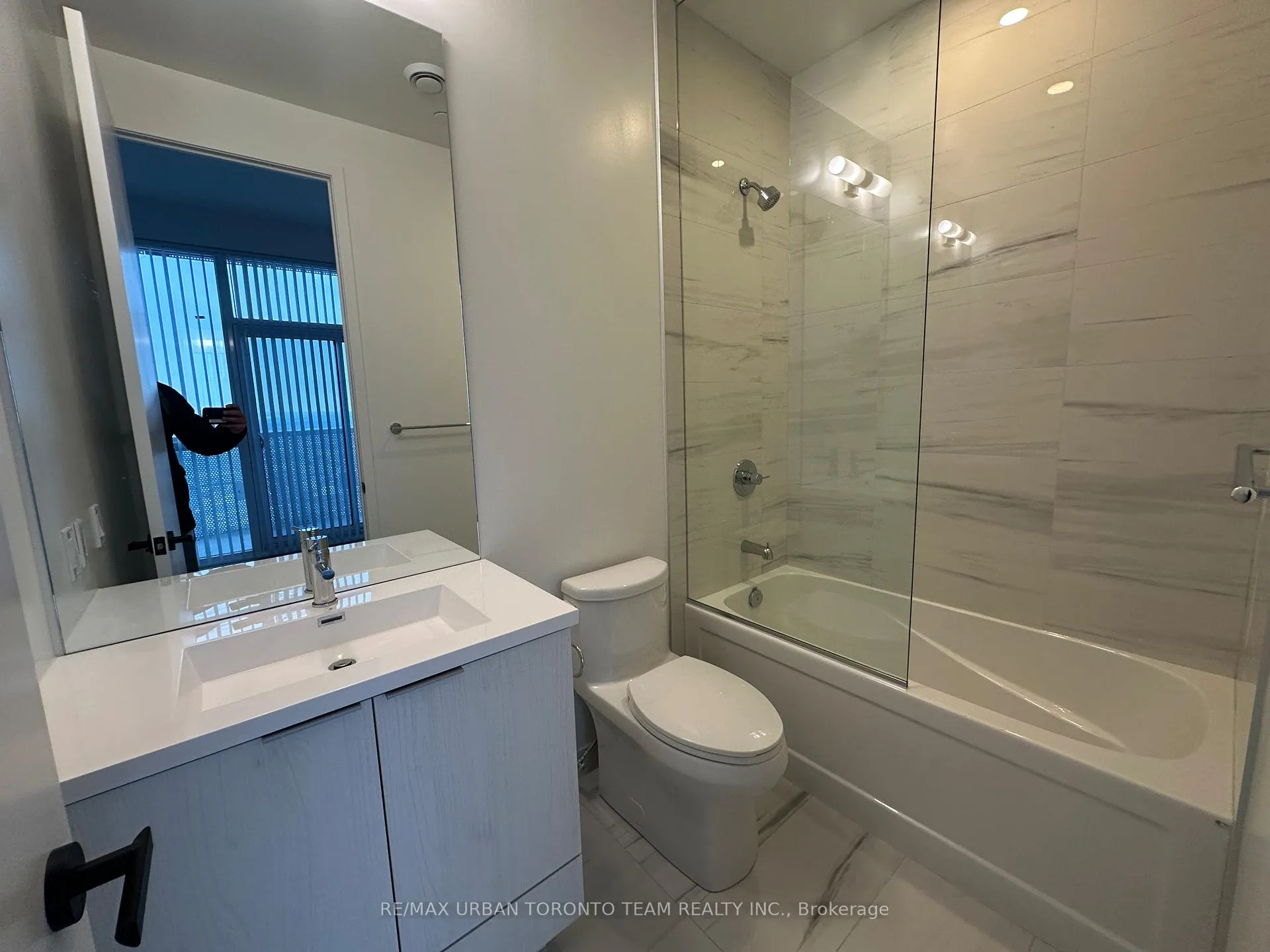 Photo 13 of Unit 4906, 8 Interchange Way, Vaughan, Vaughan Corporate Centre — HOMEH