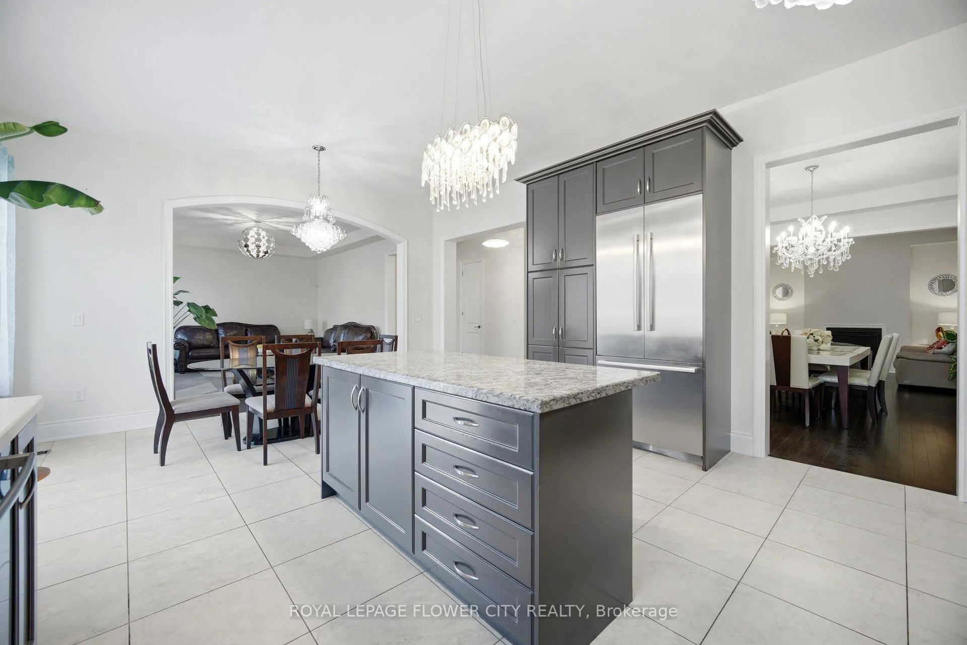 Photo 15 of 35 Gordon Randle Drive, Brampton, Toronto Gore Rural Estate — HOMEH