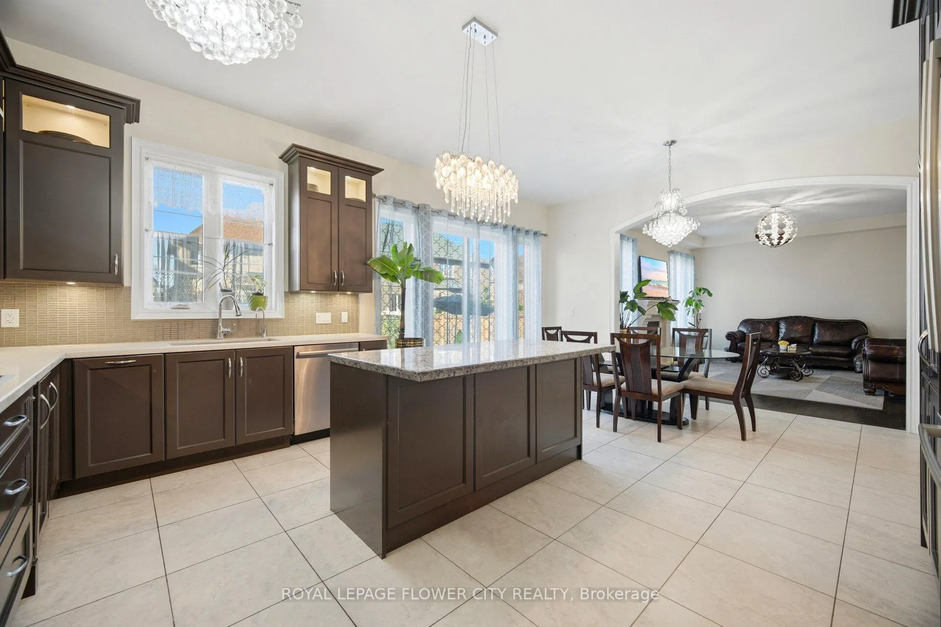 Photo 16 of 35 Gordon Randle Drive, Brampton, Toronto Gore Rural Estate — HOMEH