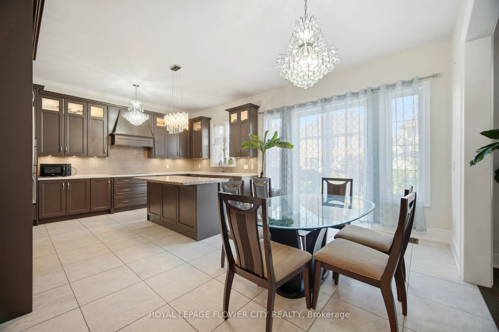 Photo 1 of 35 Gordon Randle Drive, Brampton, Toronto Gore Rural Estate — HOMEH