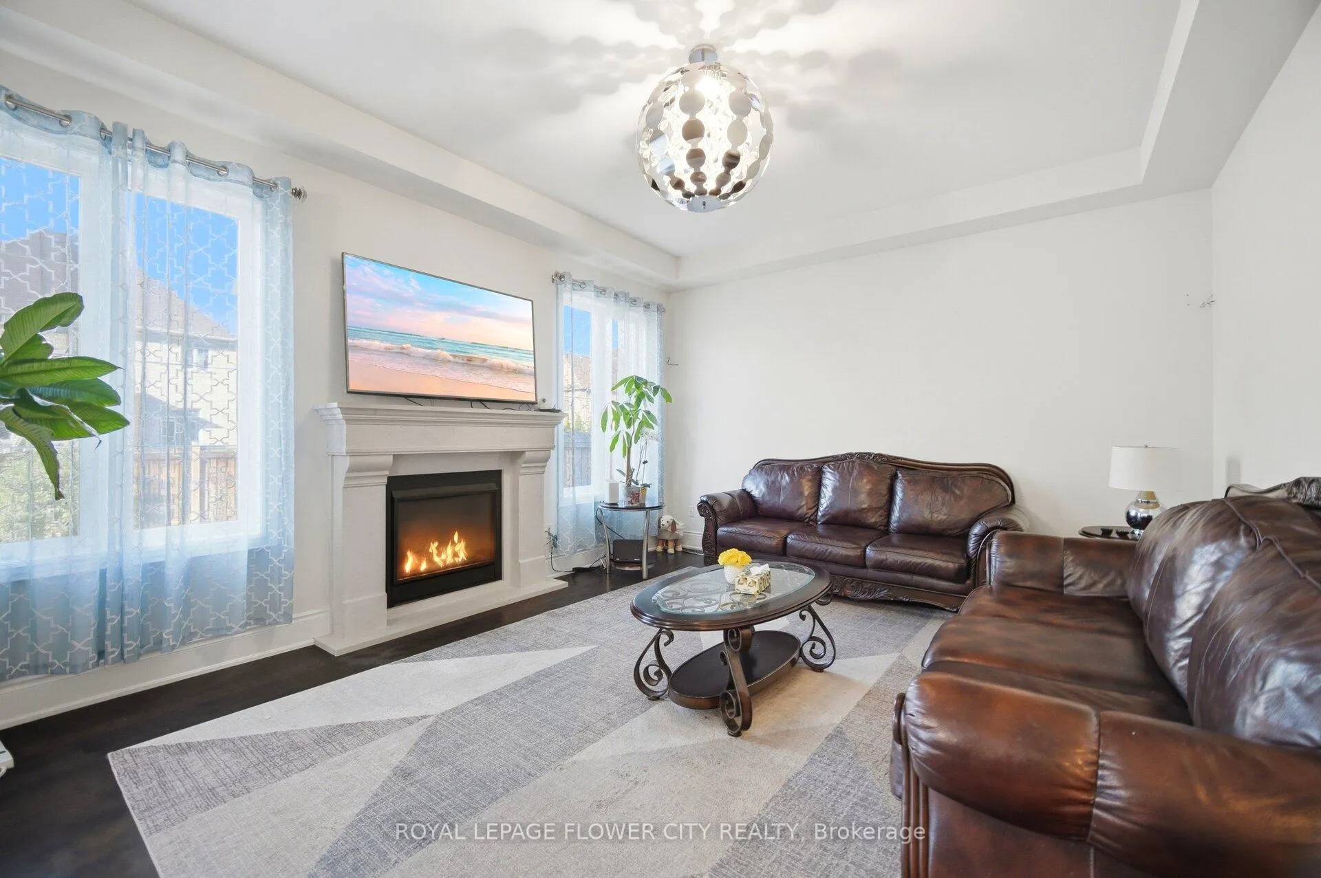 Photo 2 of 35 Gordon Randle Drive, Brampton, Toronto Gore Rural Estate — HOMEH