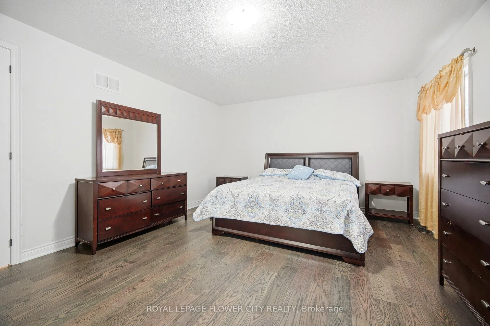 Photo 20 of 35 Gordon Randle Drive, Brampton, Toronto Gore Rural Estate — HOMEH