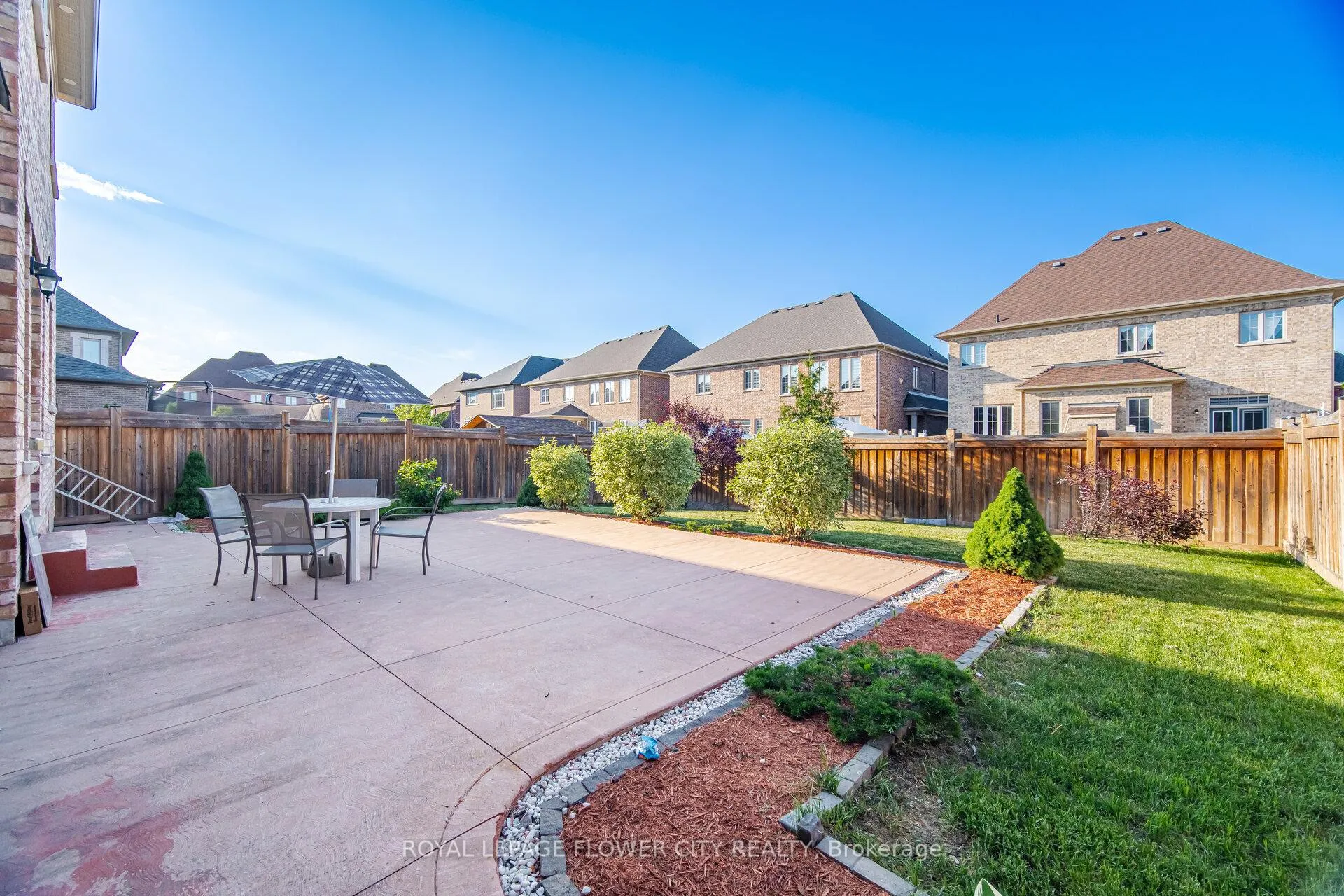 Photo 8 of 35 Gordon Randle Drive, Brampton, Toronto Gore Rural Estate — HOMEH