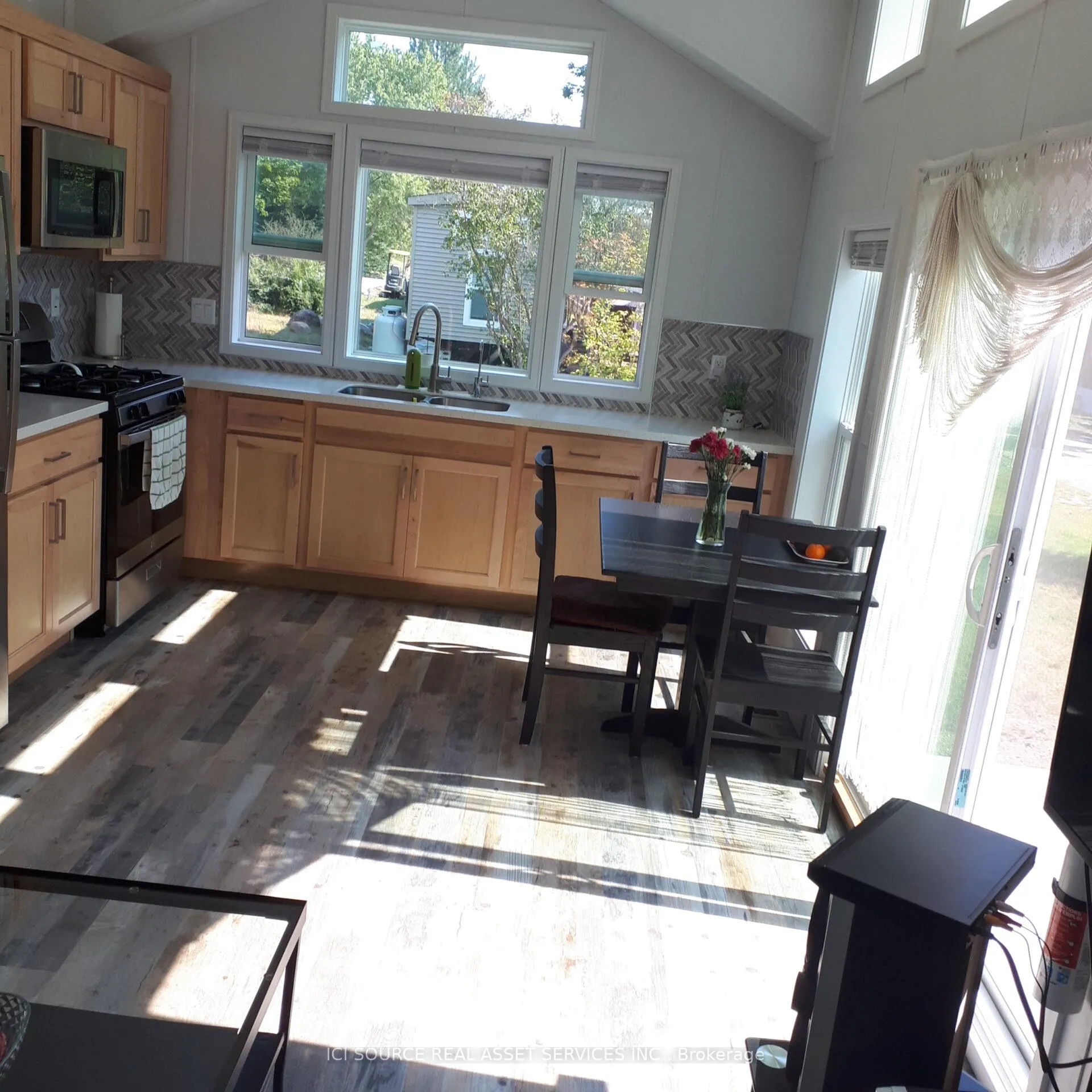 Photo 7 of Unit 605, 18478 Duffey's Lane, Caledon, Rural Caledon — HOMEH