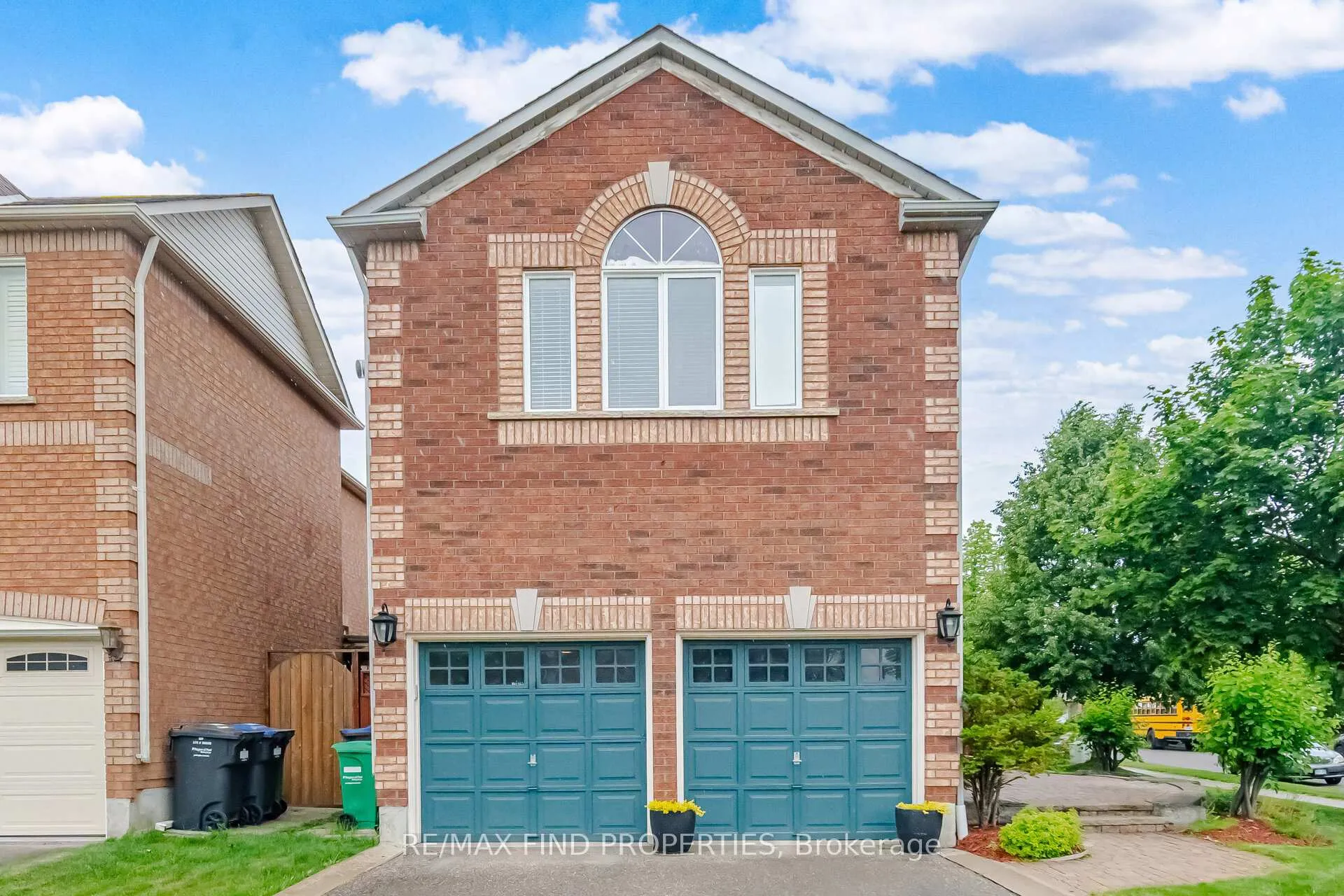 Photo 1 of 2 Summerdale Crescent, Brampton, Fletcher's Meadow — HOMEH