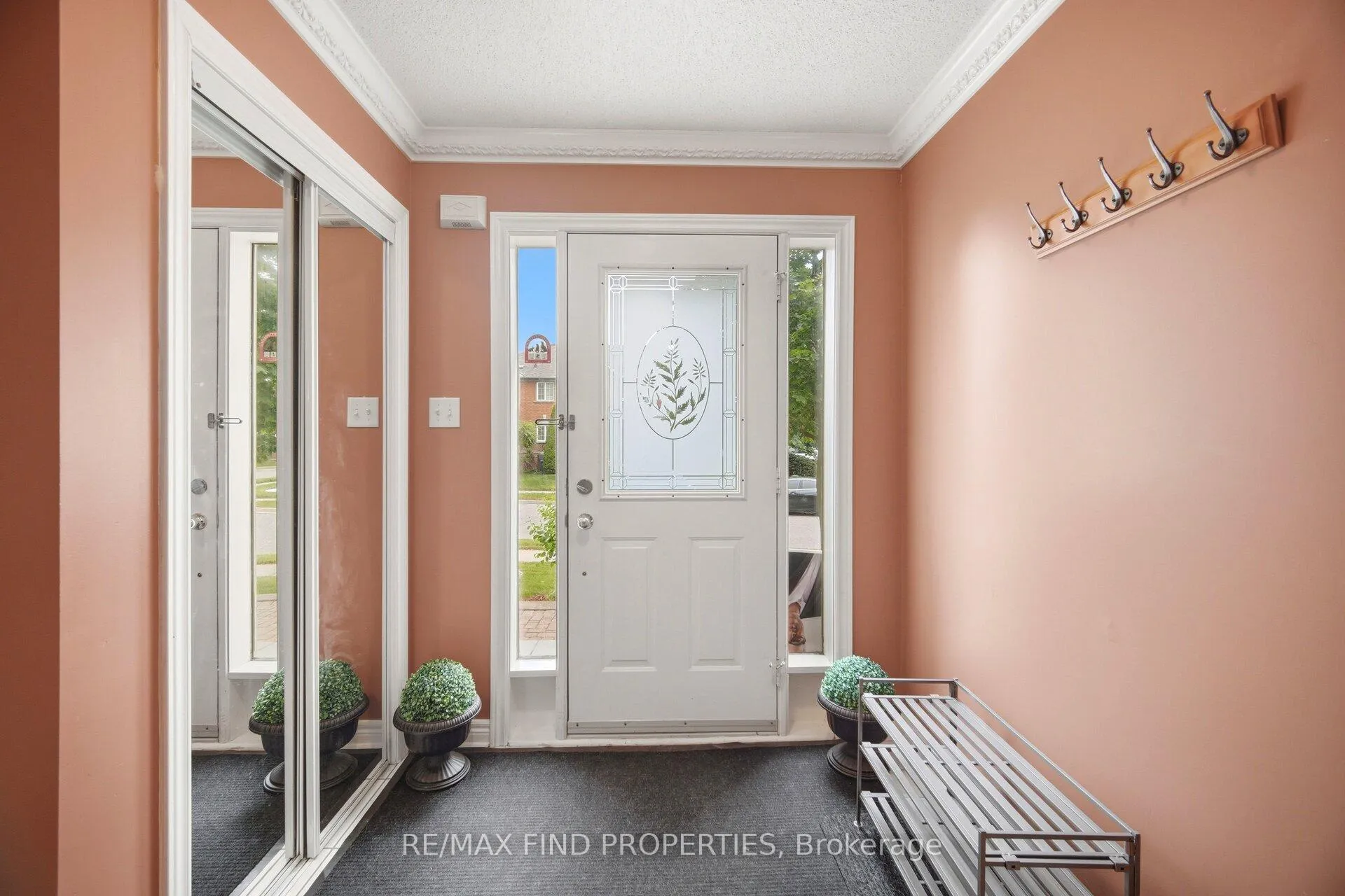 Photo 4 of 2 Summerdale Crescent, Brampton, Fletcher's Meadow — HOMEH