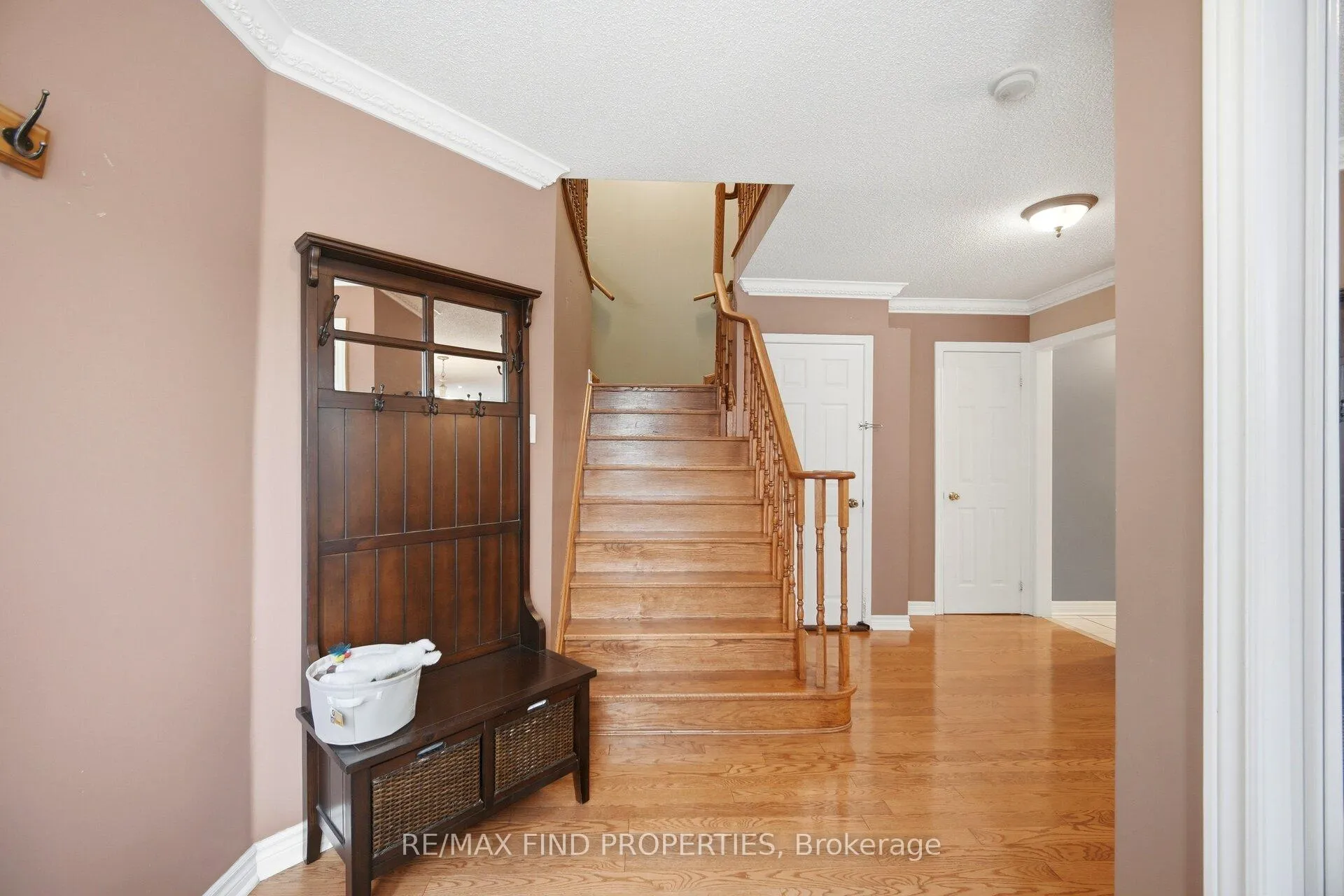 Photo 5 of 2 Summerdale Crescent, Brampton, Fletcher's Meadow — HOMEH
