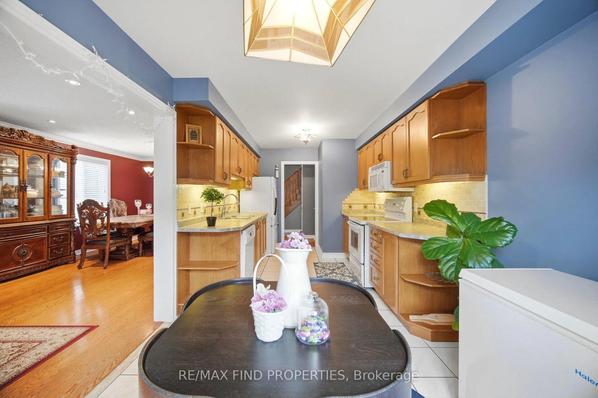 Photo 13 of 2 Summerdale Crescent, Brampton, Fletcher's Meadow — HOMEH
