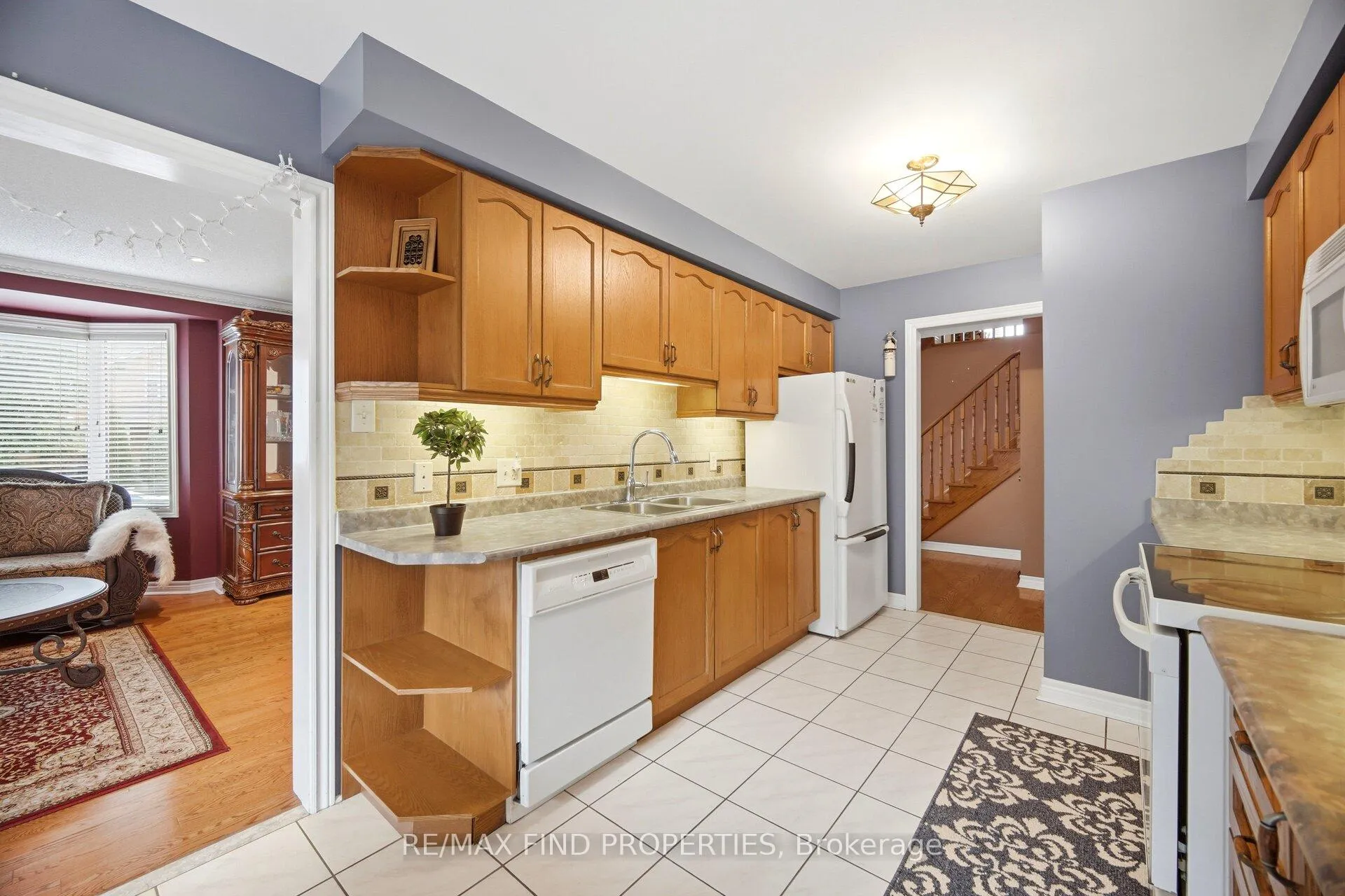 Photo 15 of 2 Summerdale Crescent, Brampton, Fletcher's Meadow — HOMEH