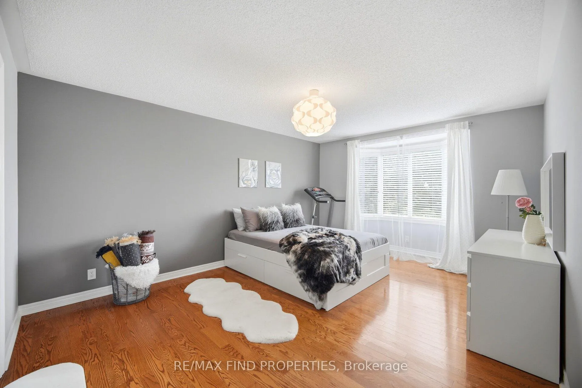 Photo 24 of 2 Summerdale Crescent, Brampton, Fletcher's Meadow — HOMEH