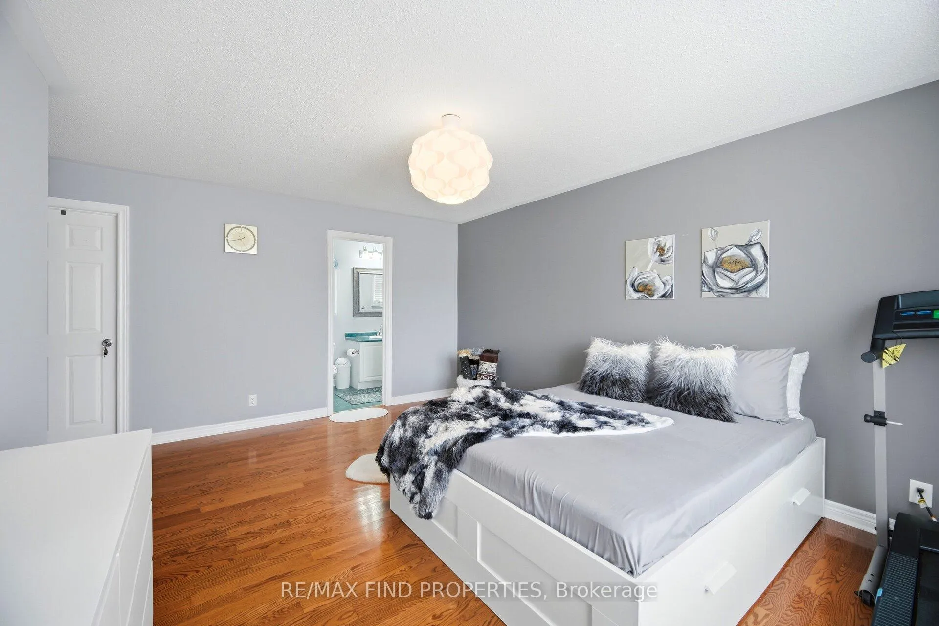 Photo 26 of 2 Summerdale Crescent, Brampton, Fletcher's Meadow — HOMEH