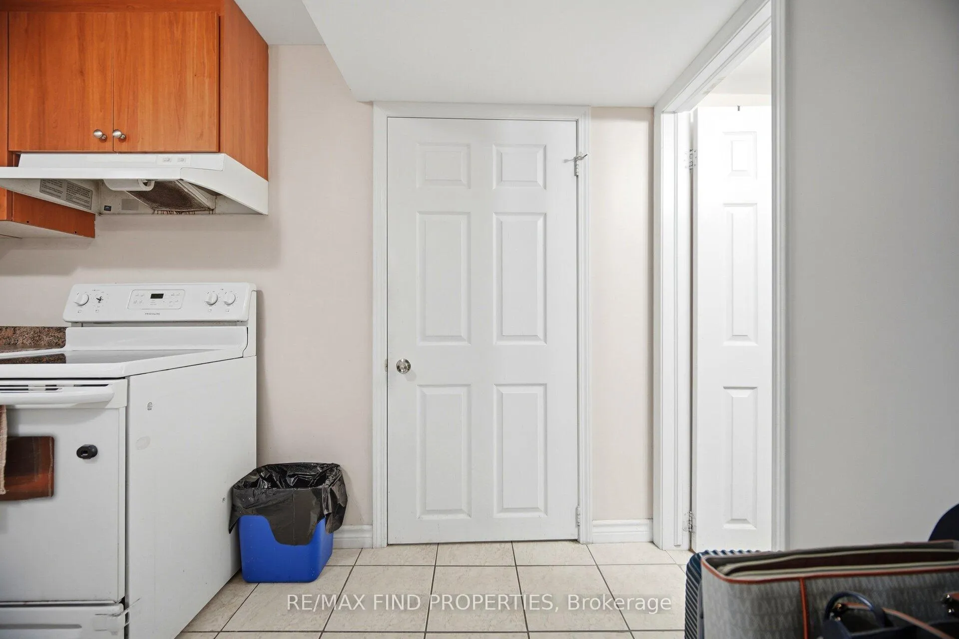 Photo 37 of 2 Summerdale Crescent, Brampton, Fletcher's Meadow — HOMEH