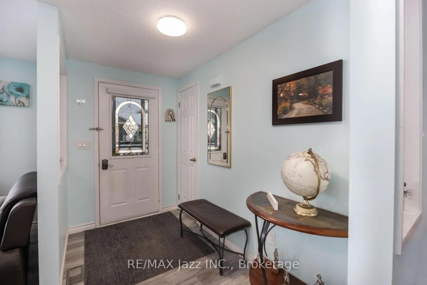 Photo 2 of 213 Wilmot Trail, Clarington, Bowmanville — HOMEH